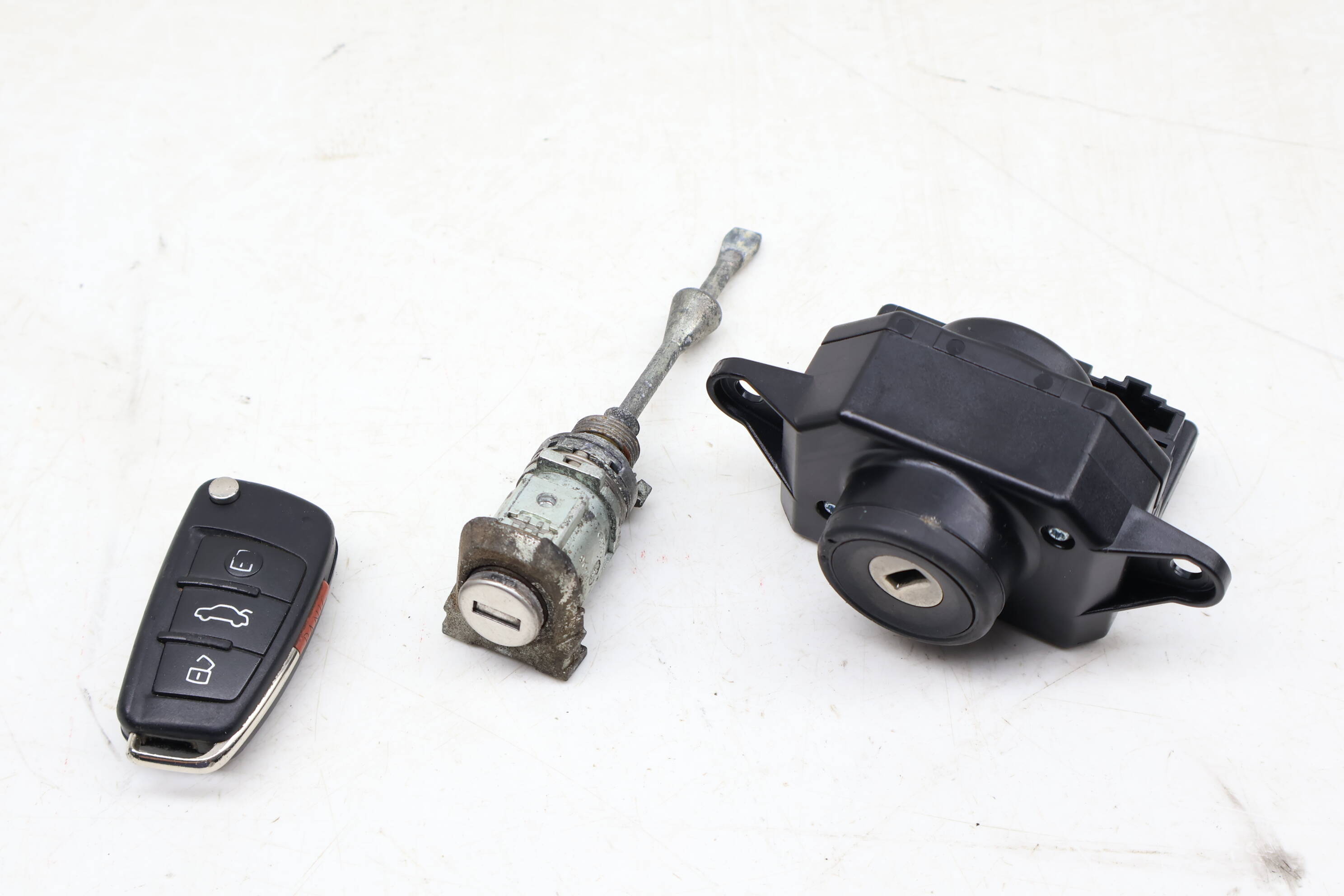 Ignition Switch / Cylinder W/ Key 4L0898375L