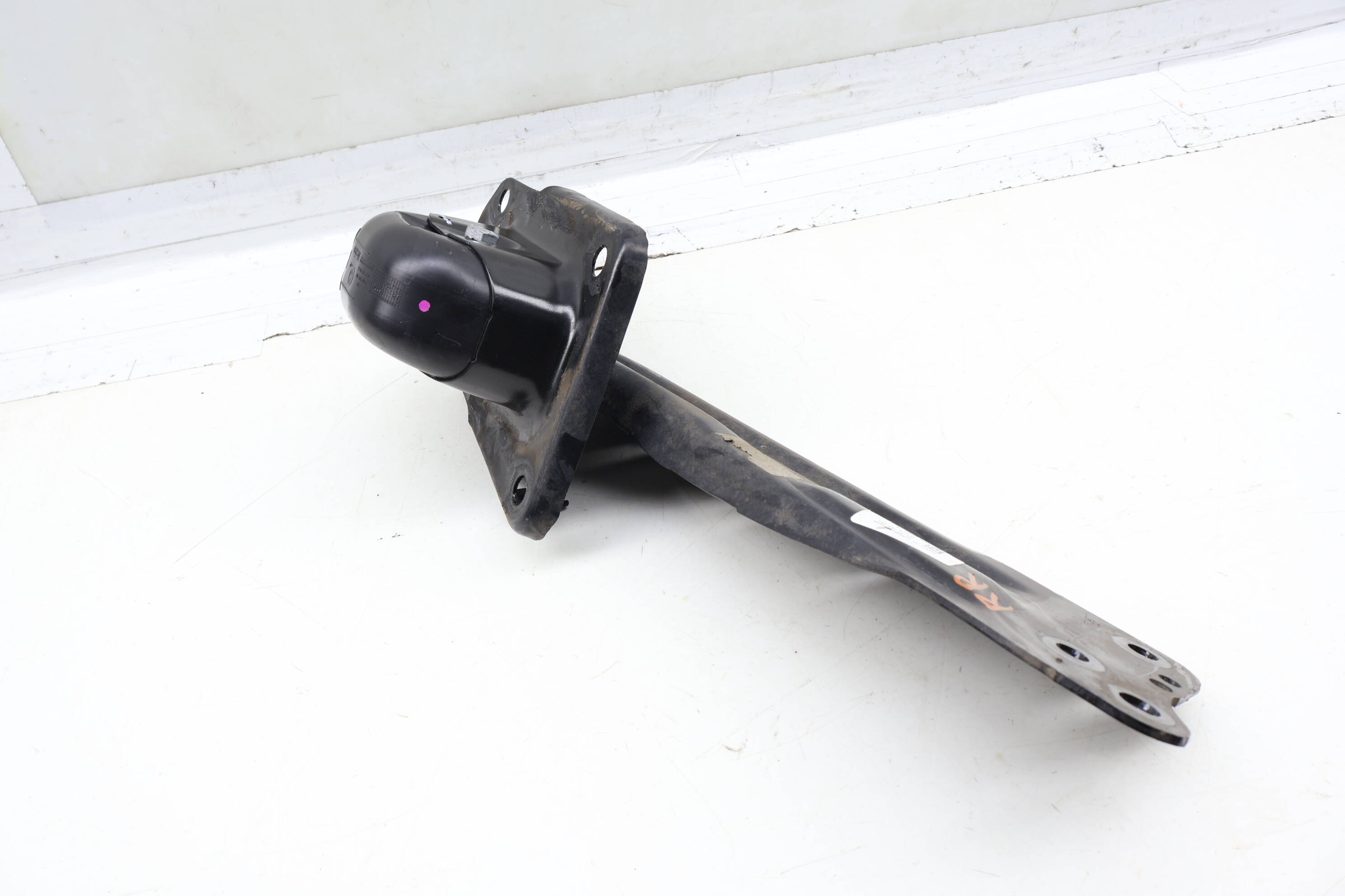 Lower Control / Trailing Arm 3QF505224B