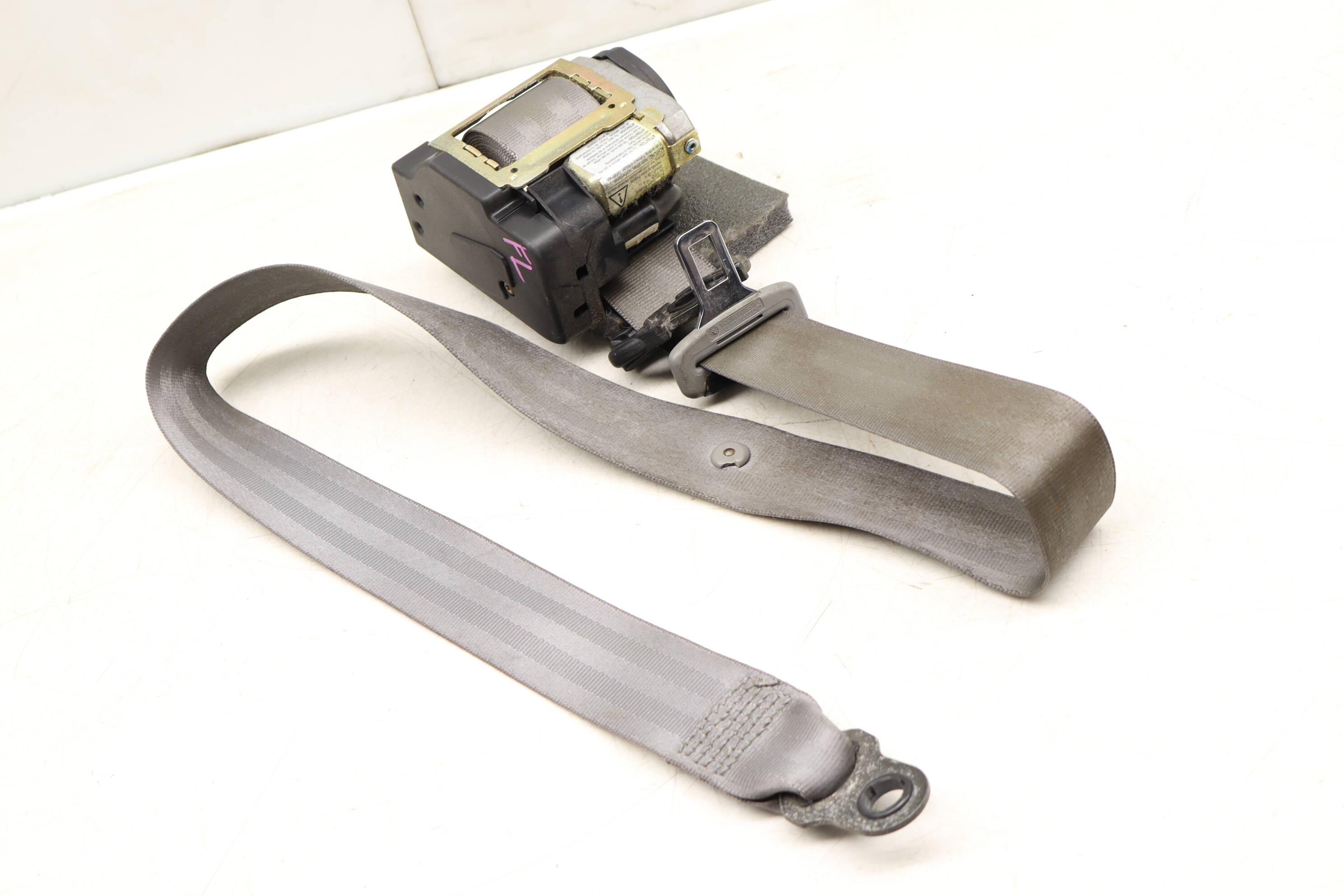 Seatbelt / Seat Belt Retractor 7D0857805H