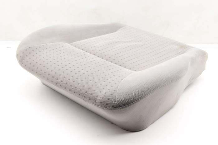 Lower Seat Bottom Cushion (2Nd Row) 705881405A main product photo