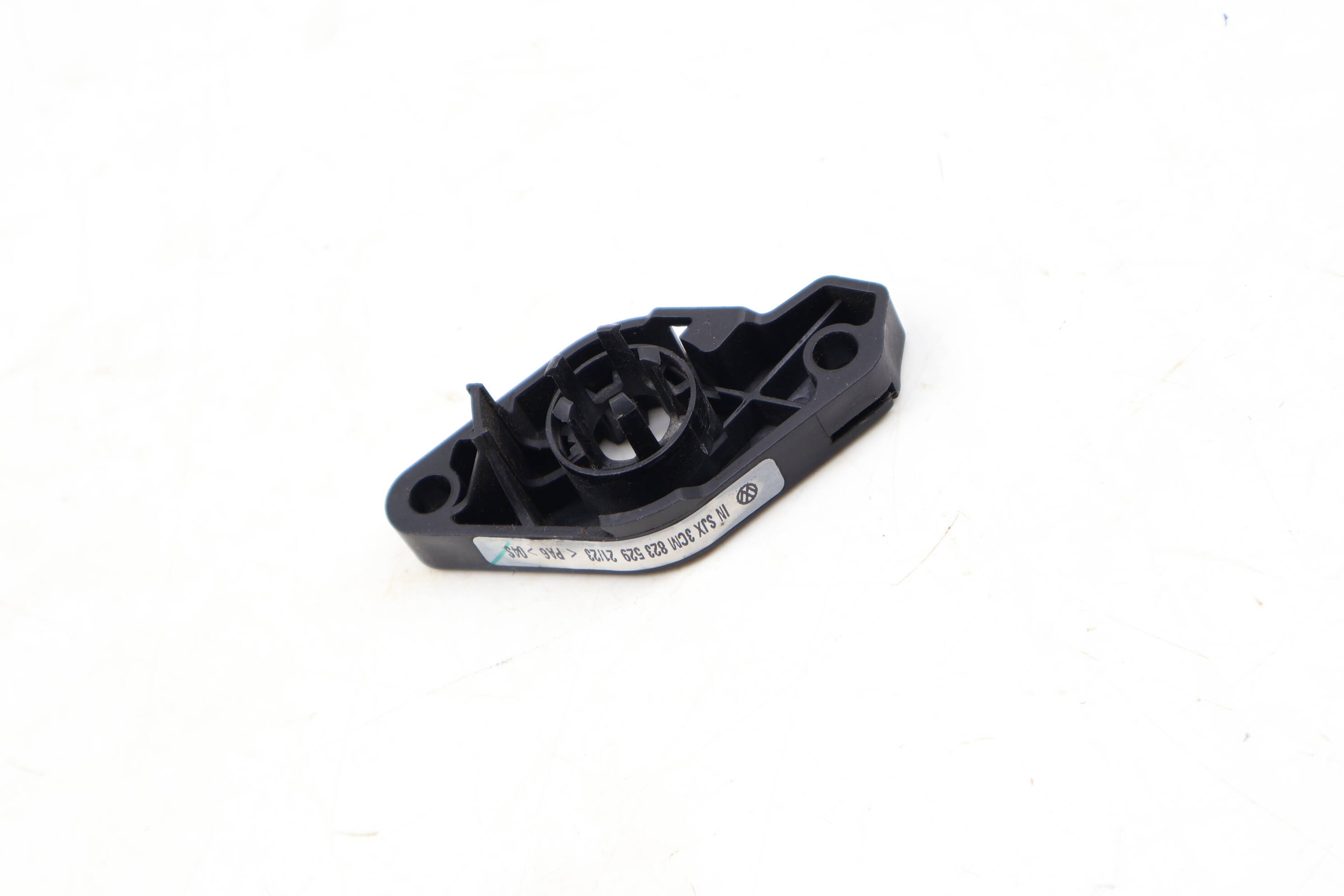 Hood Release Lever / Element 3CM823529