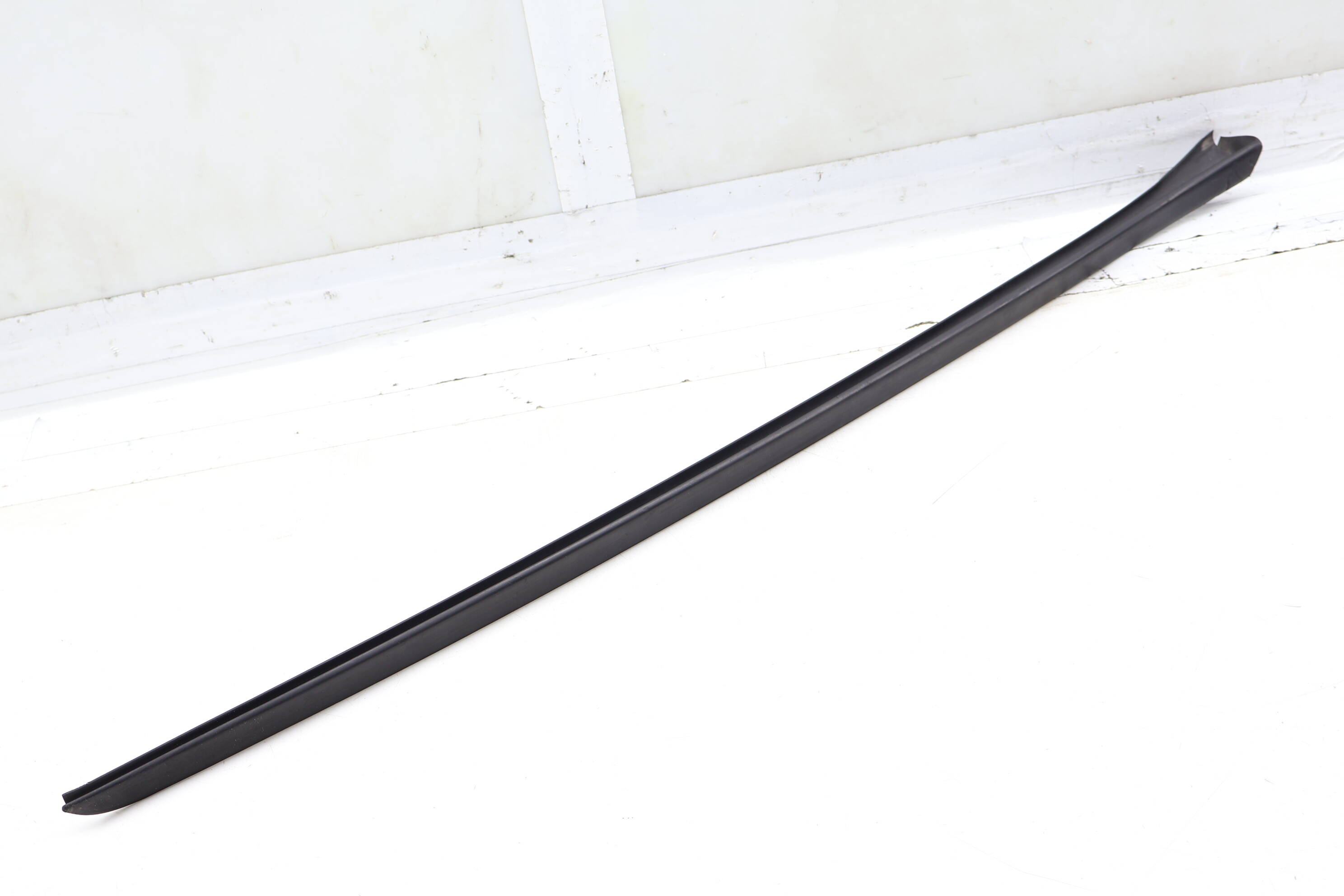 Windshield Side Trim 4M0854328B