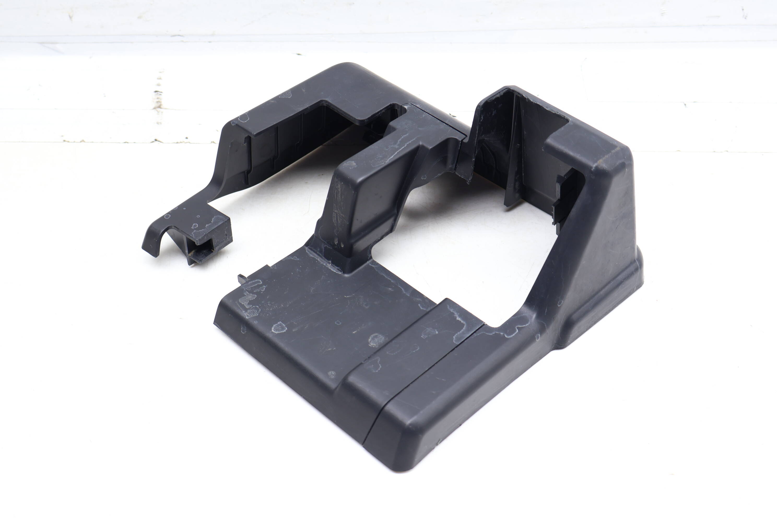 2Nd Row Inner Seat Rail Cover / Trim (Front) 4M0883690A