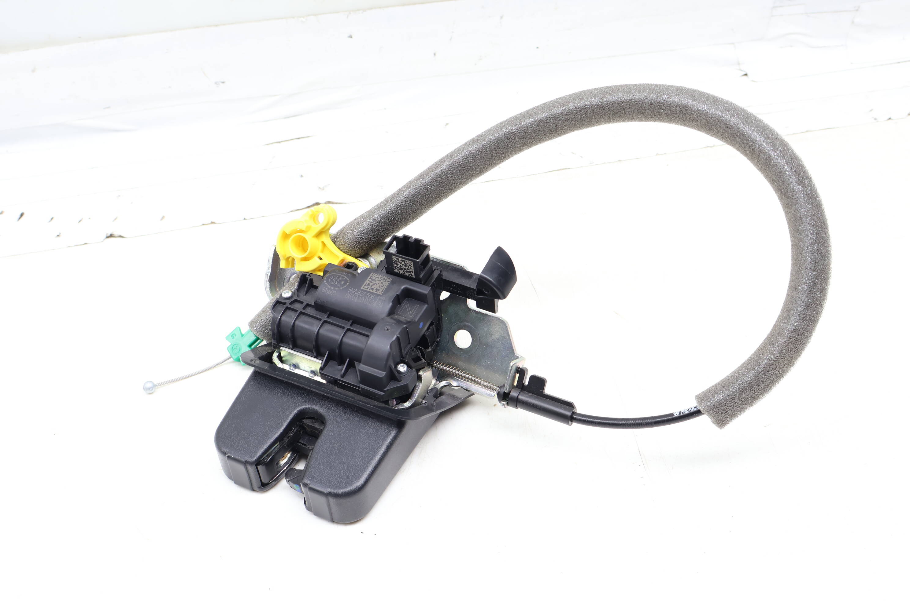 Trunk / Hatch Latch / Lock 5NA827506