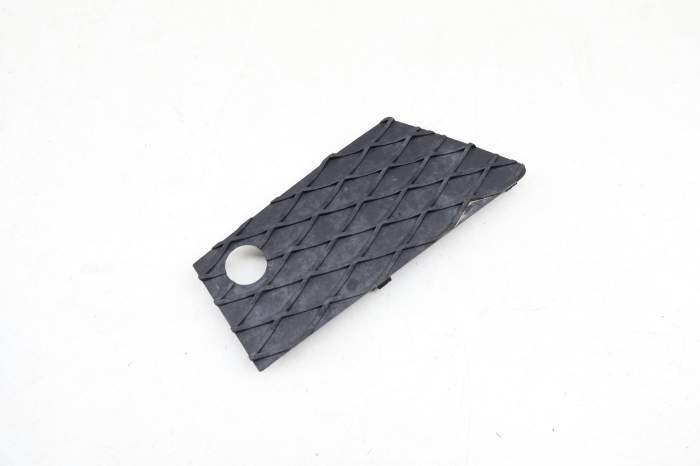 Bumper Grille Trim 1668851322 main product photo