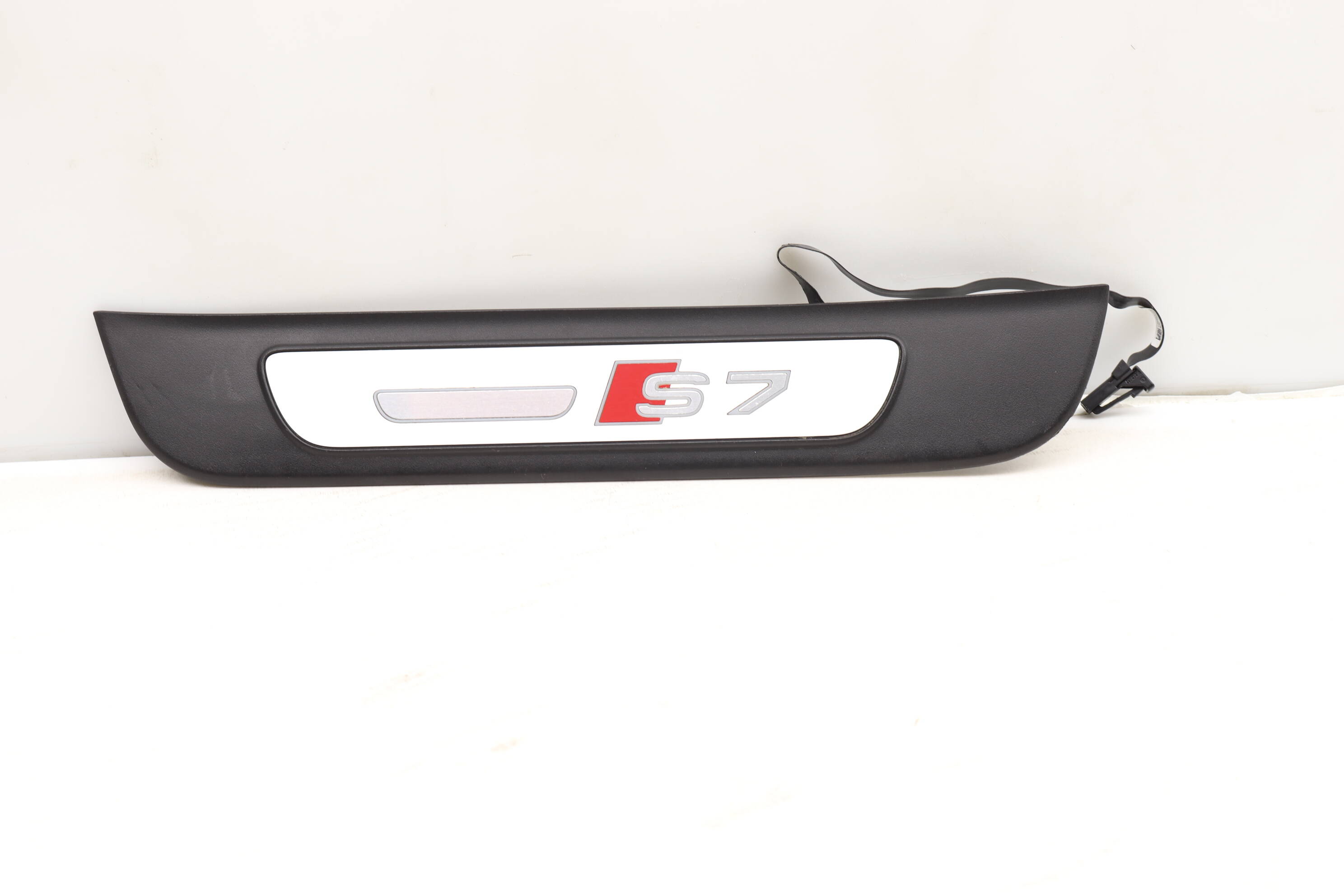 Door Sill / Light Bar (S7) 4G8947423D
