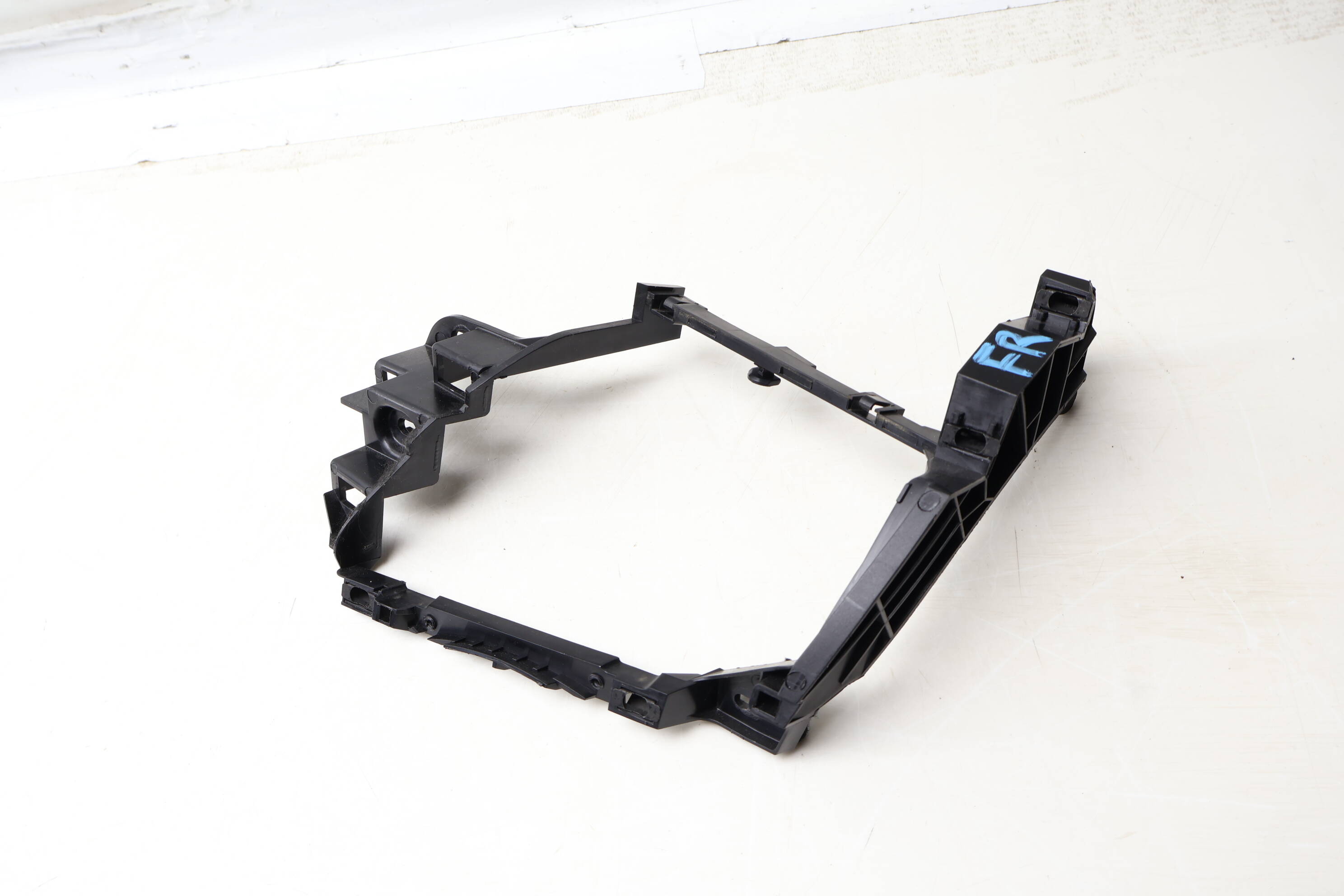 Dash Air Vent Trim Bracket / Mount 64229270517