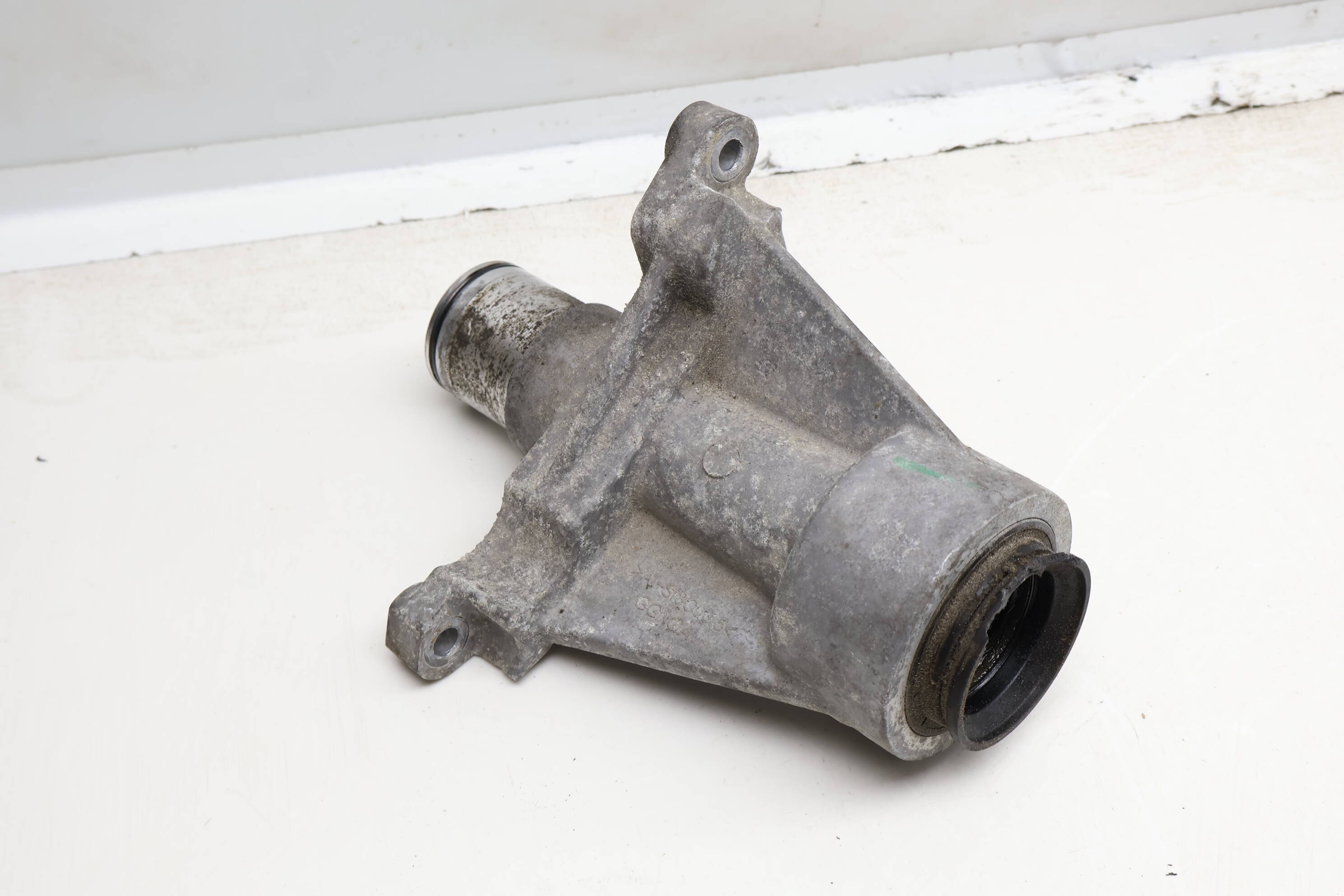 Axle Differential Mount Bracket HK833A040BA