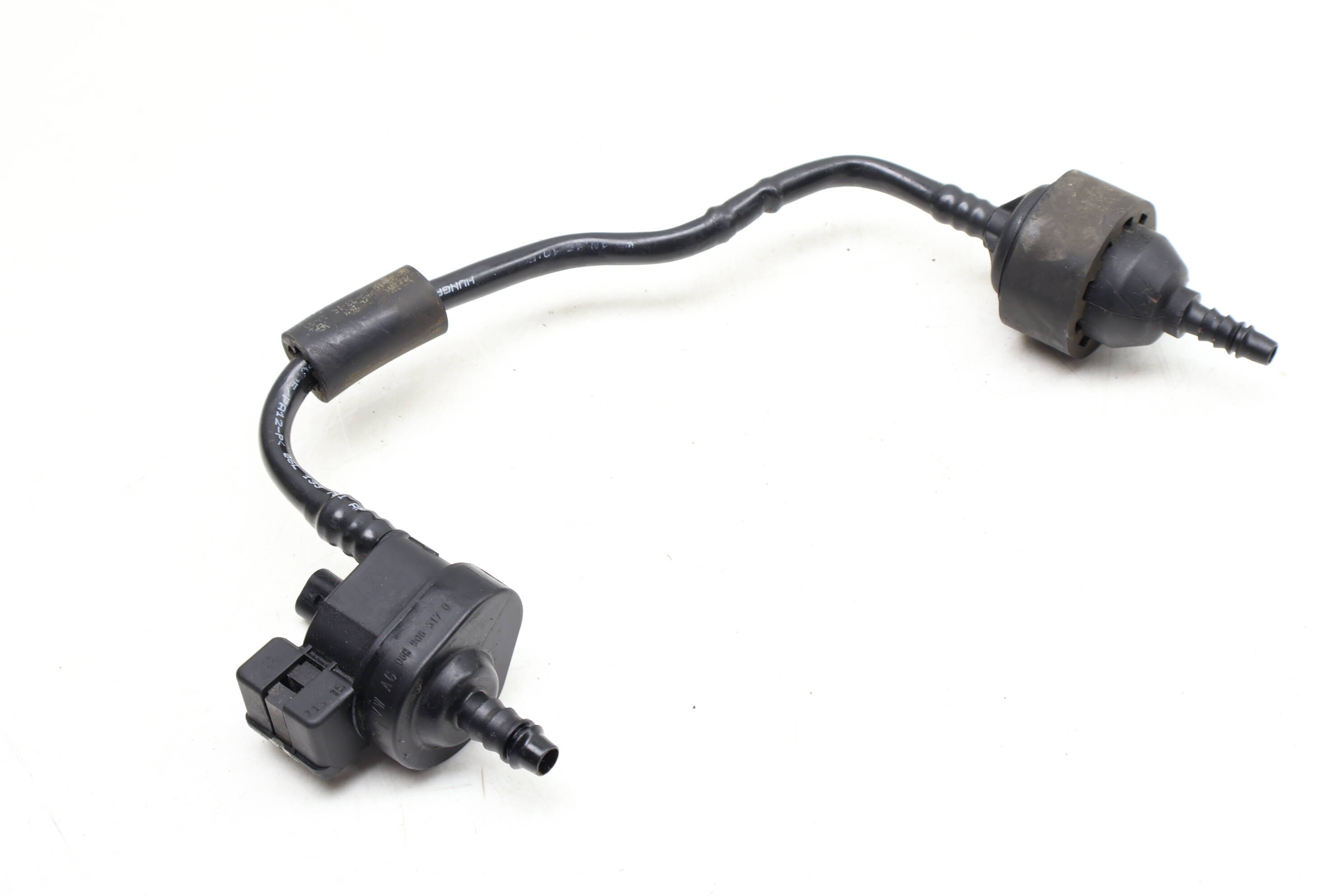 Vacuum Line / Hose W/ Purge Valve 06L133781AF