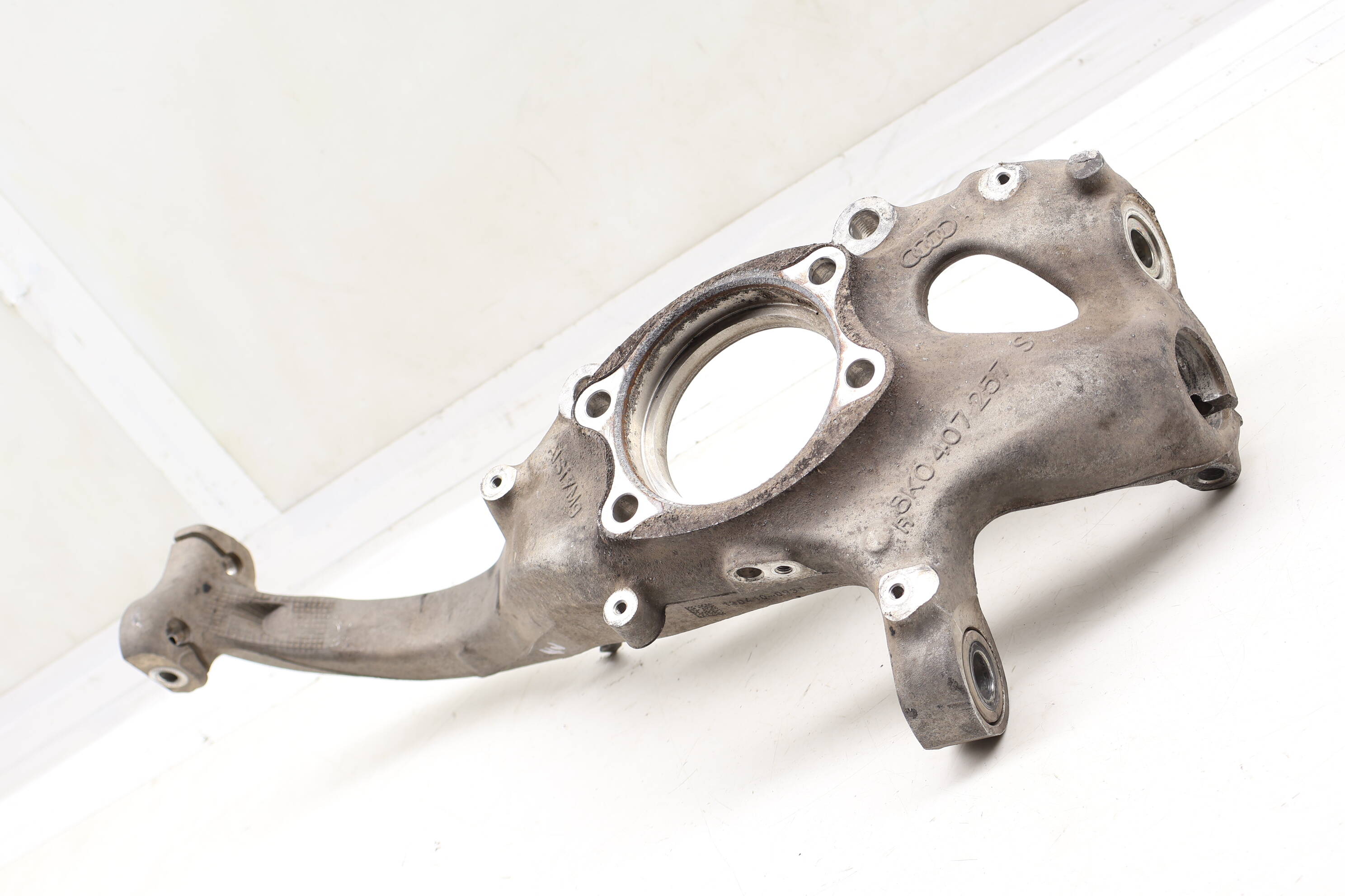 Spindle Knuckle / Wheel Bearing Housing 8K0407257S