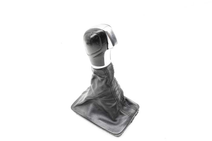 Automatic Shifter Knob W/ Boot 7P1713203A main product photo