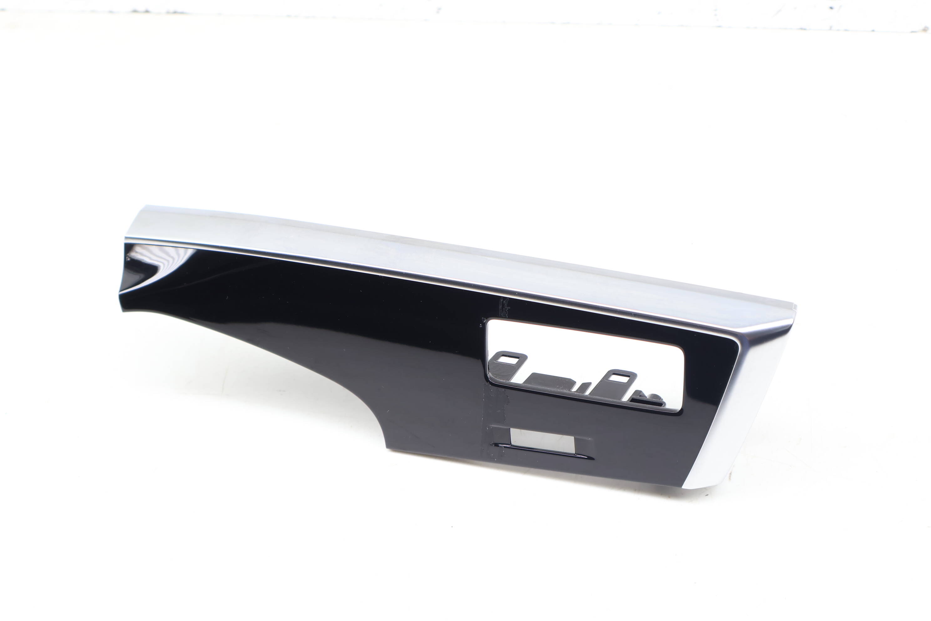 Dash Panel Trim 4M8857237