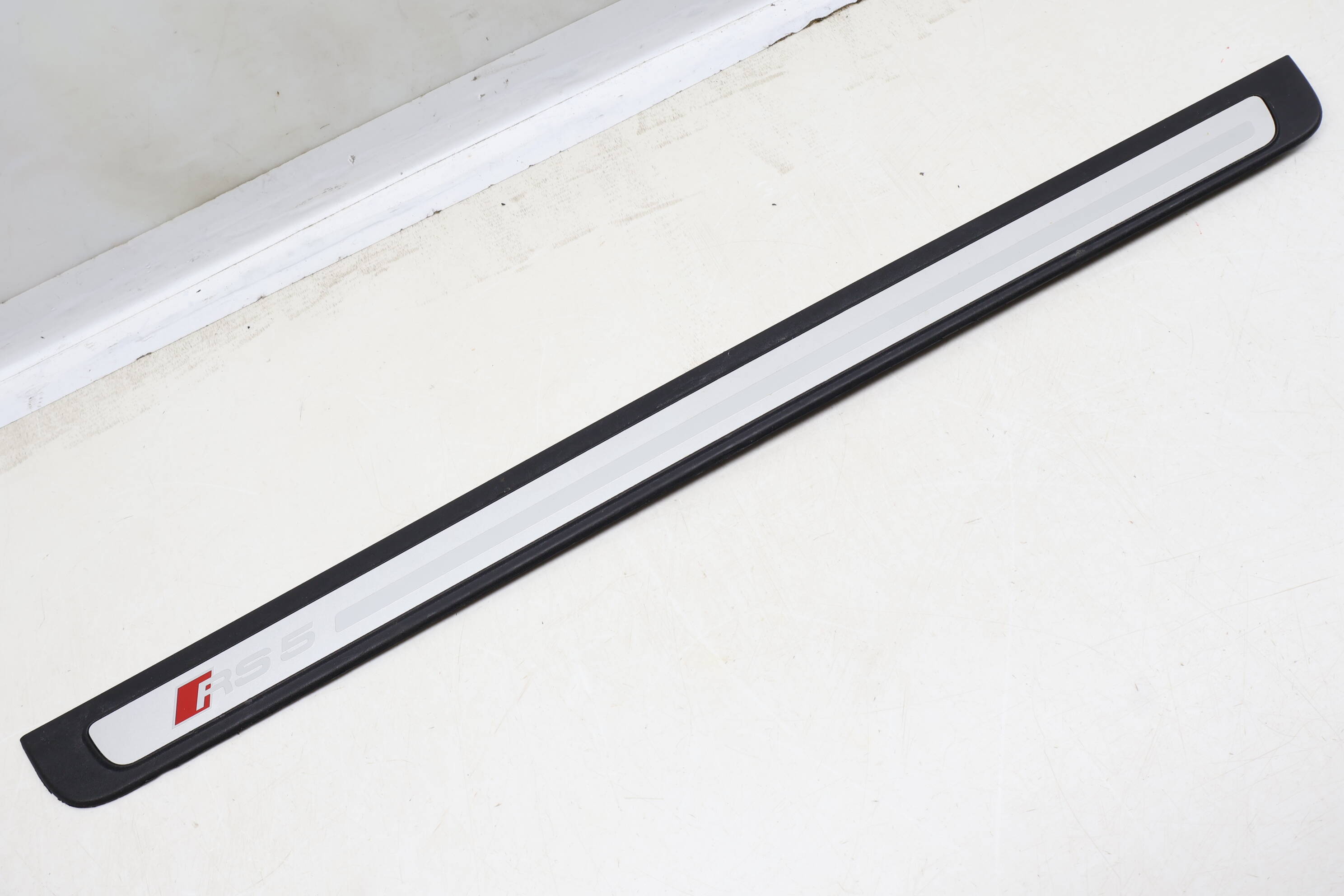 Door Sill Panel / Scuff Plate (Rs5) 8T0853374M