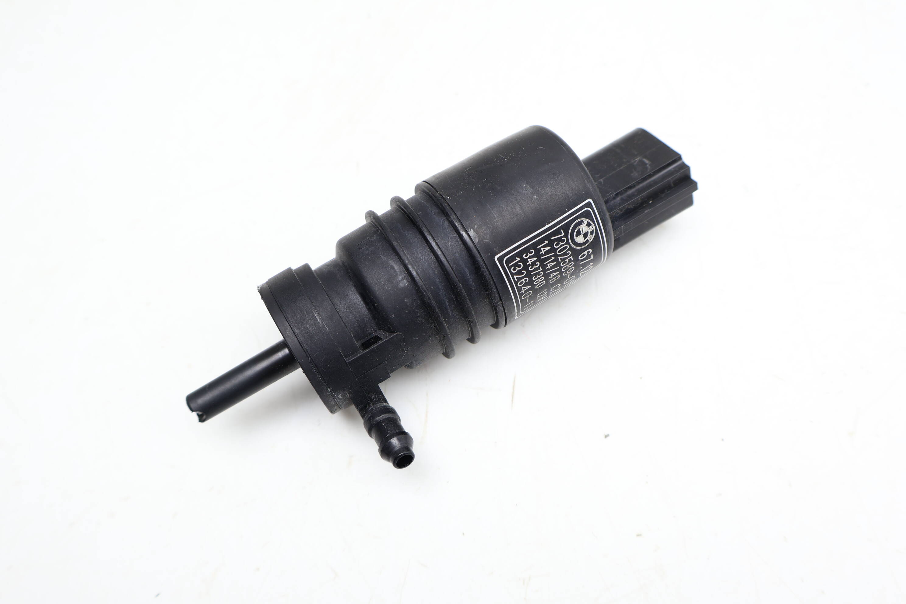 Windshield&#x20;Washer&#x20;Pump&#x20;67127302589