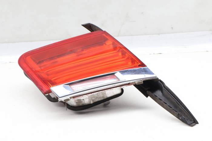 Inner Tail Light / Lamp 63217182205 main product photo
