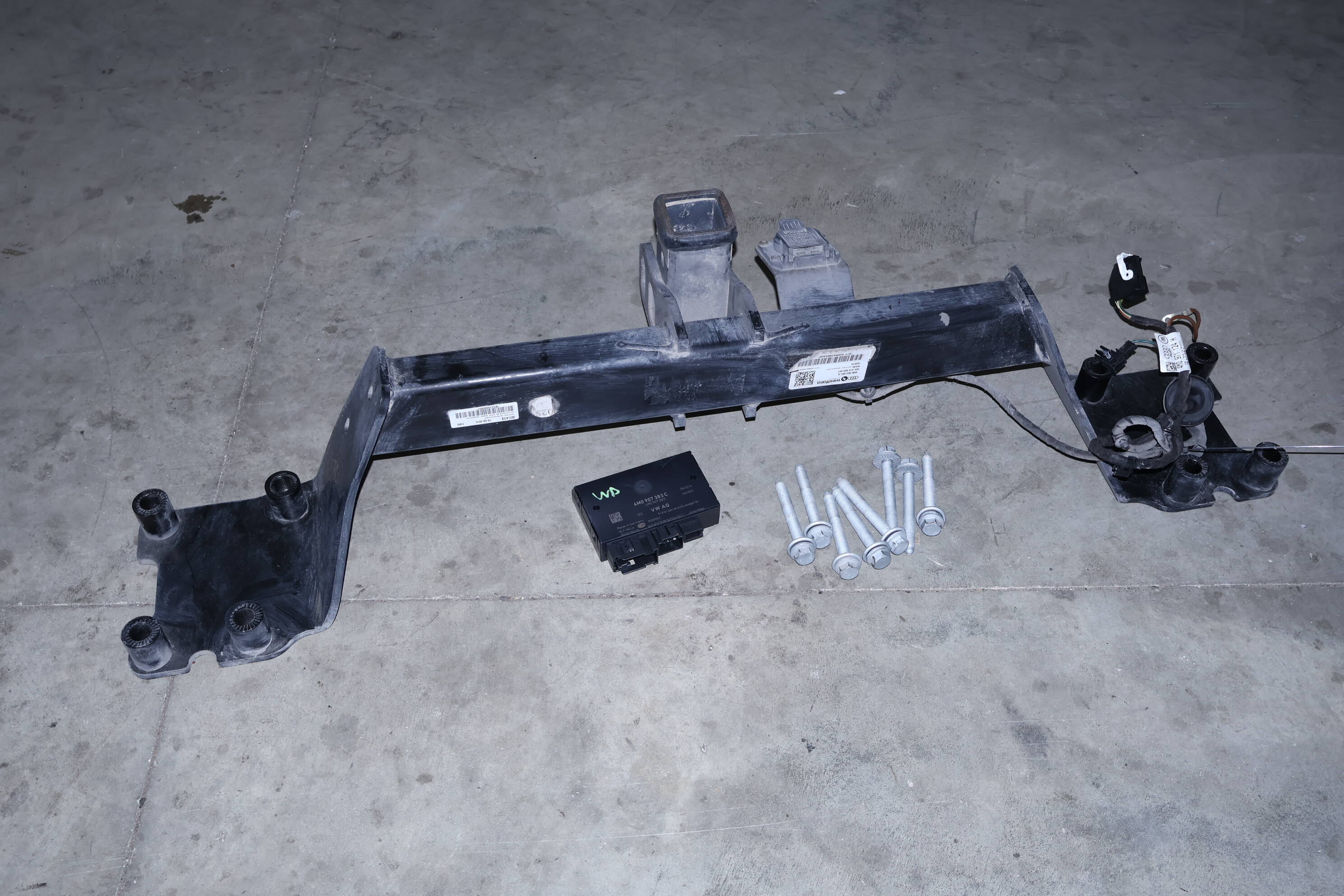 Bumper Reinforcement / Trailer Tow Hitch W/ Module 4M0803881A