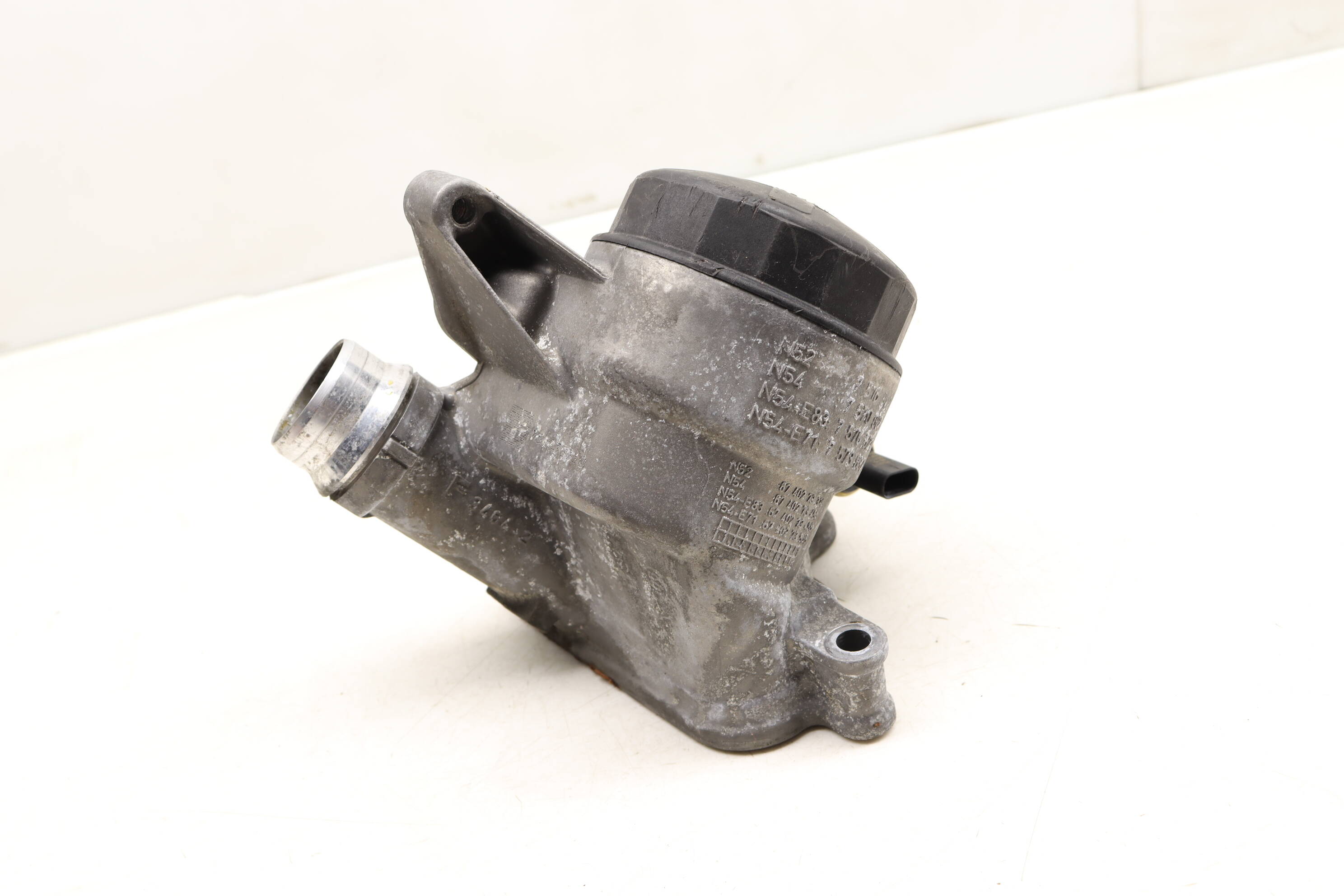 Engine&#x20;Oil&#x20;Filter&#x20;Housing&#x20;11428642289