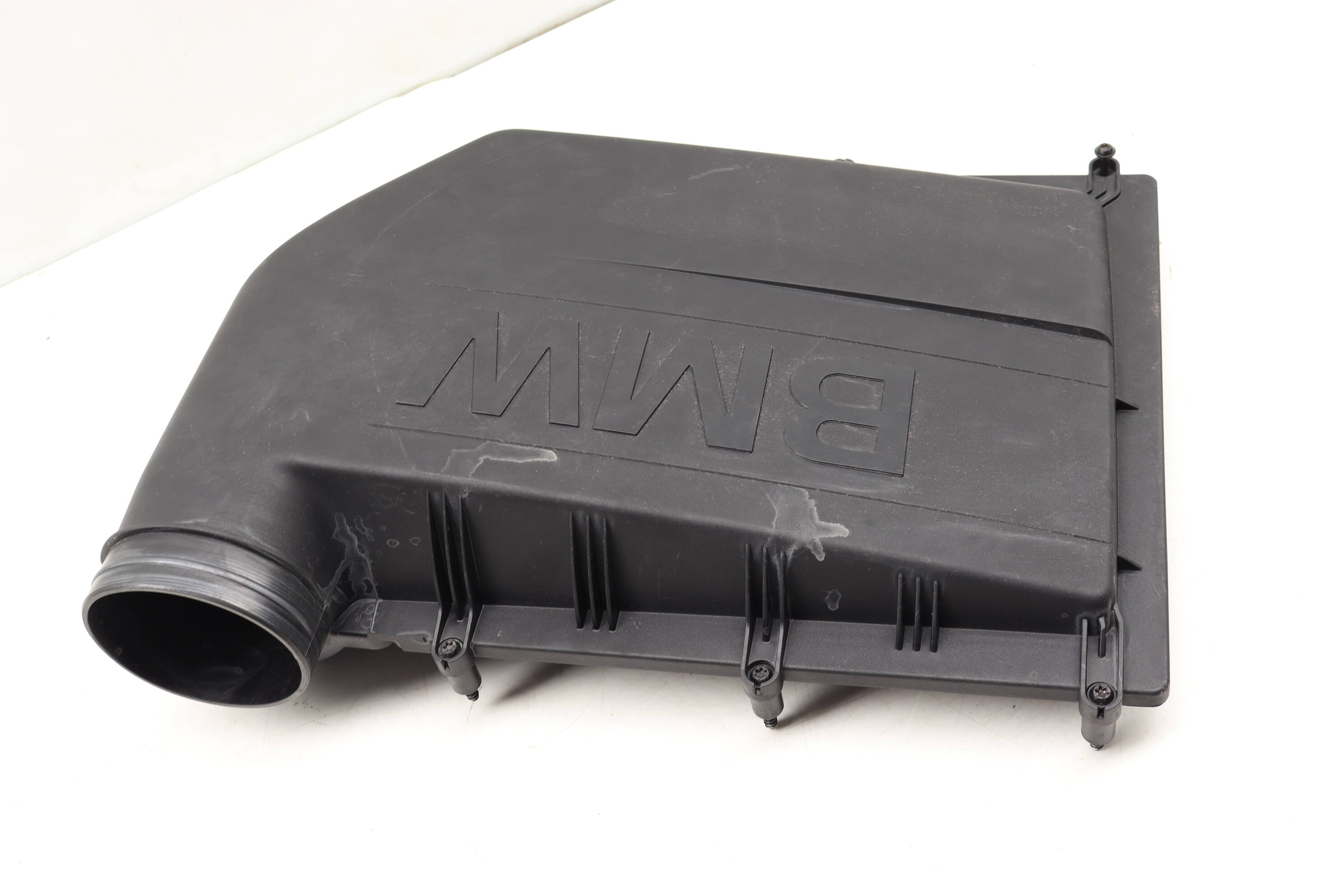 Engine Air Intake Duct / Housing (Upper) 13717583725