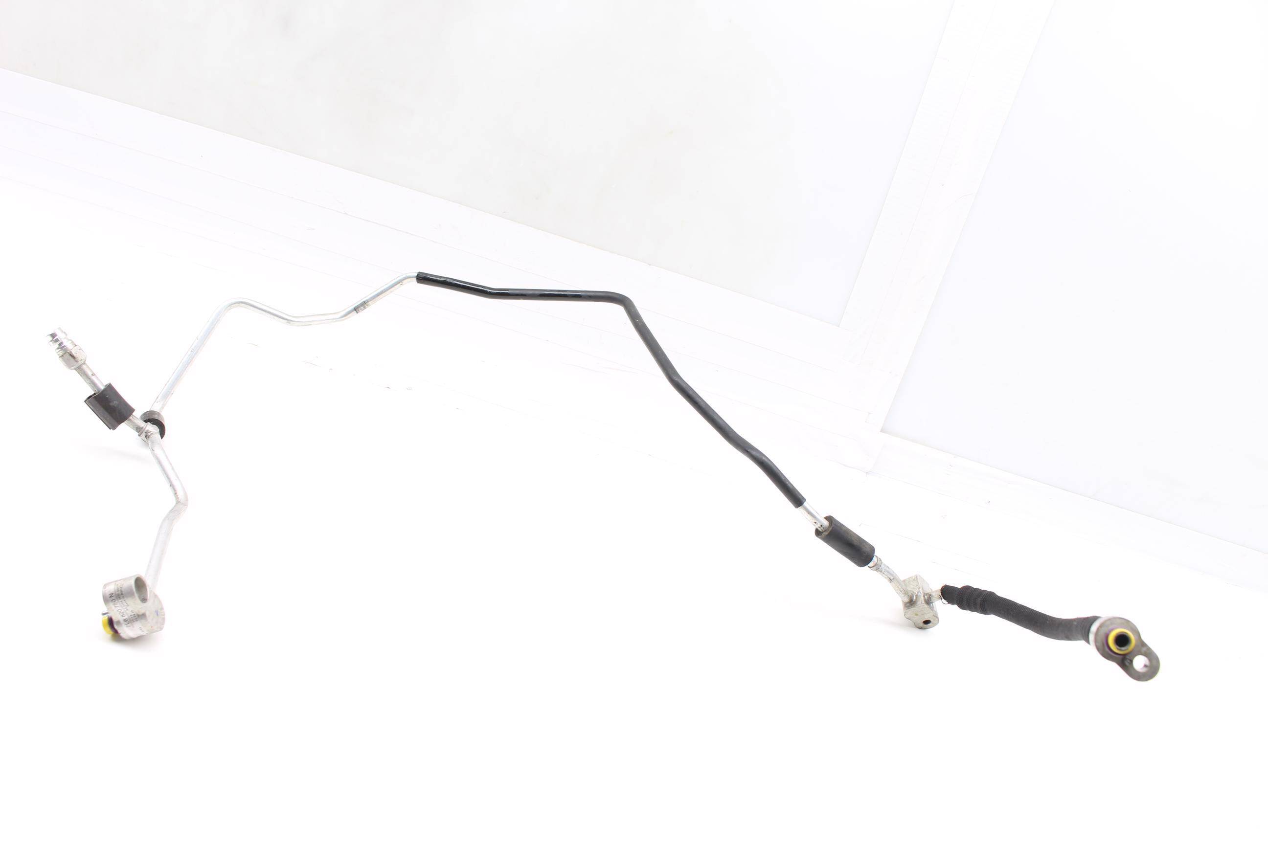 Ac&#x20;Hose&#x20;&#x2F;&#x20;Line&#x20;&#x2F;&#x20;Pipe&#x20;7L6820750N