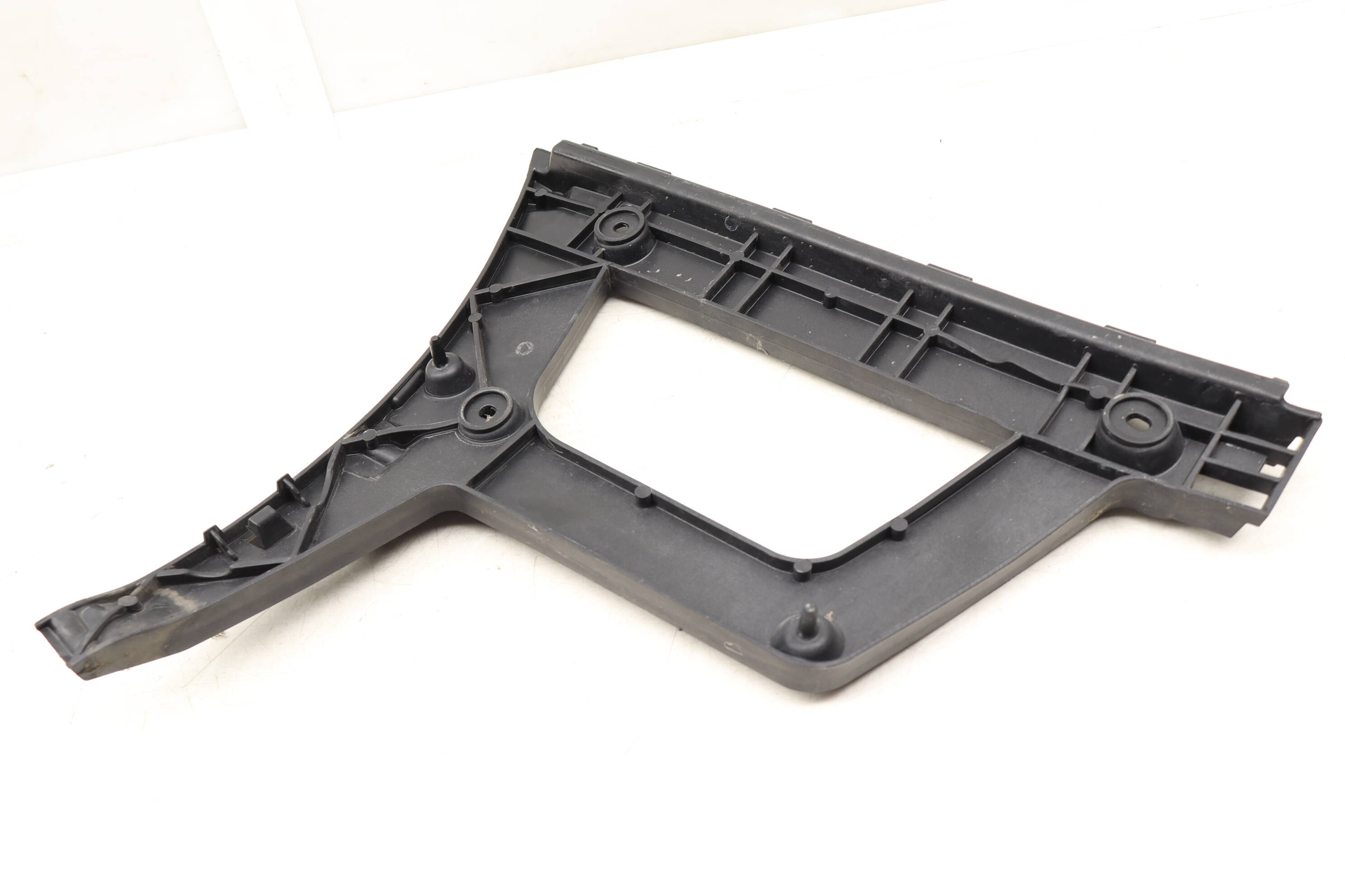 Bumper Guide / Bracket 8K5807454A