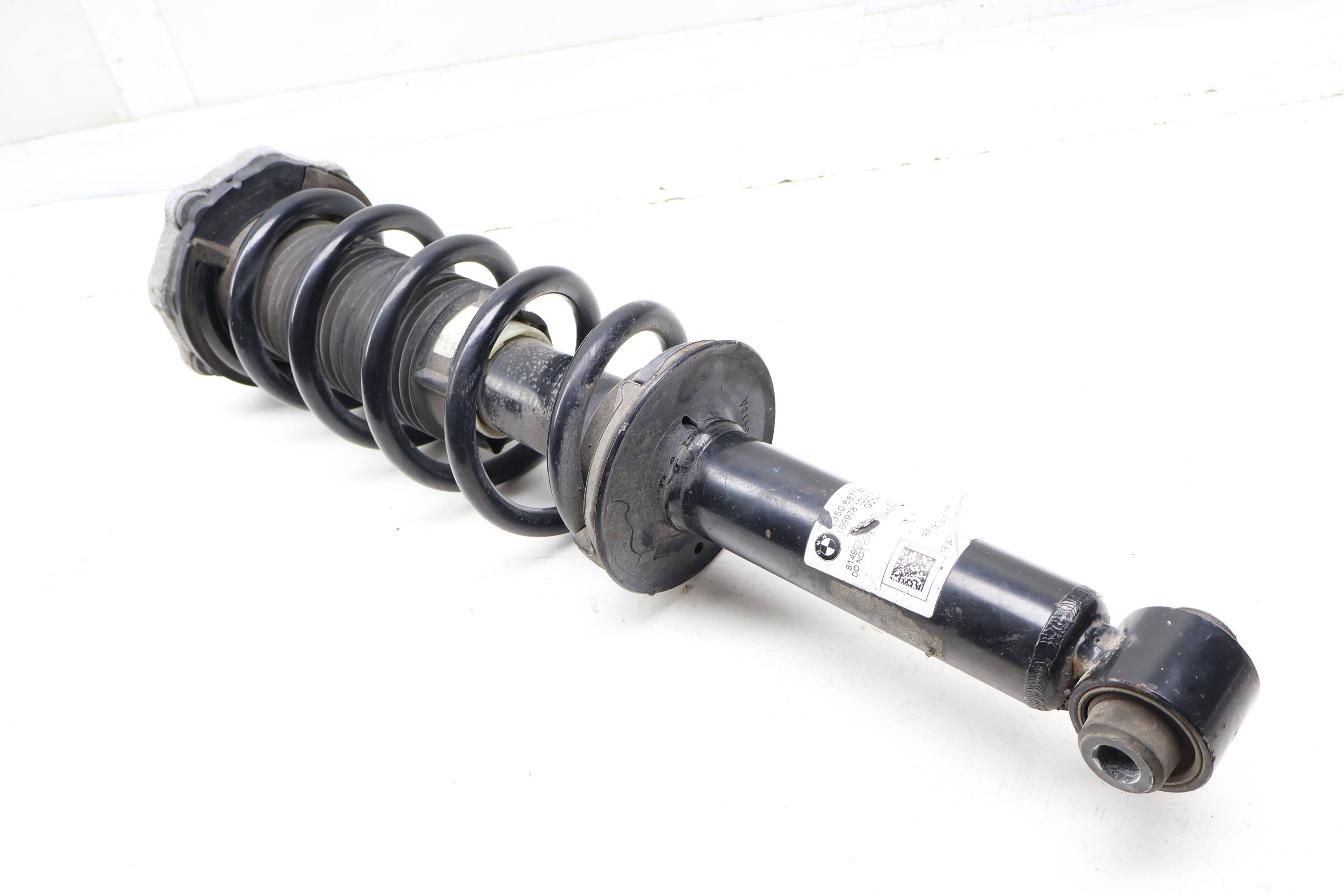 Strut / Shock Absorber Assembly 33526871801