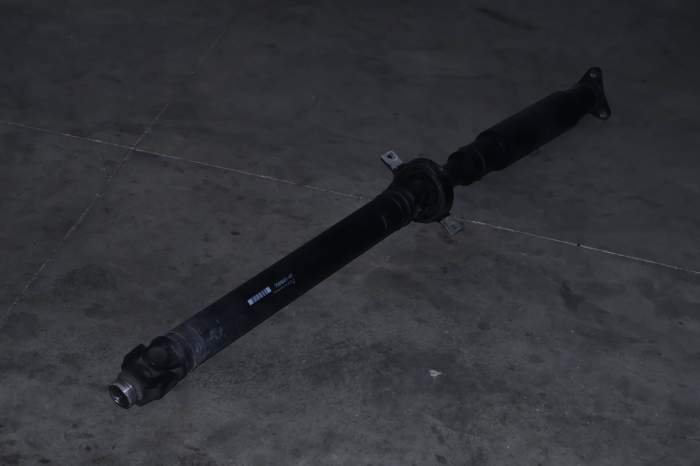 Driveshaft / Propeller Shaft 26107589801 main product photo