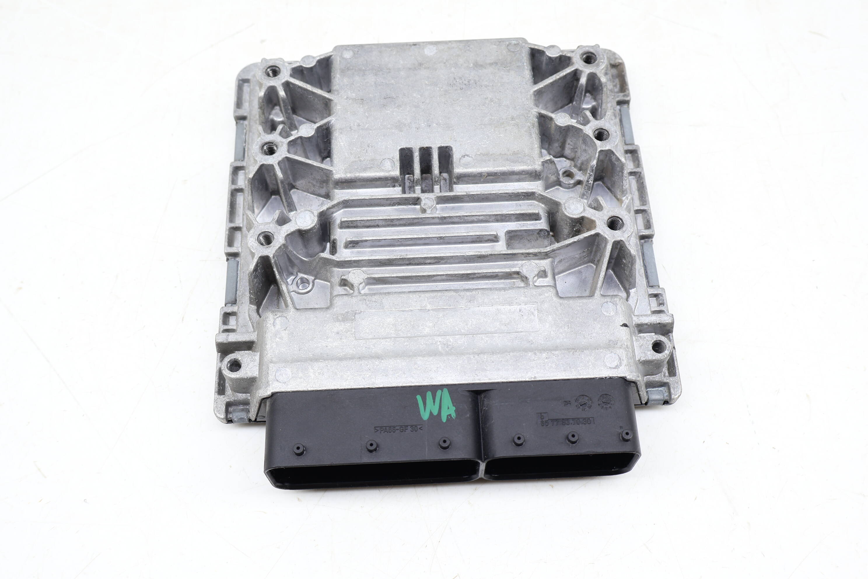 Ecu / Dme Engine Control Module 97061860103