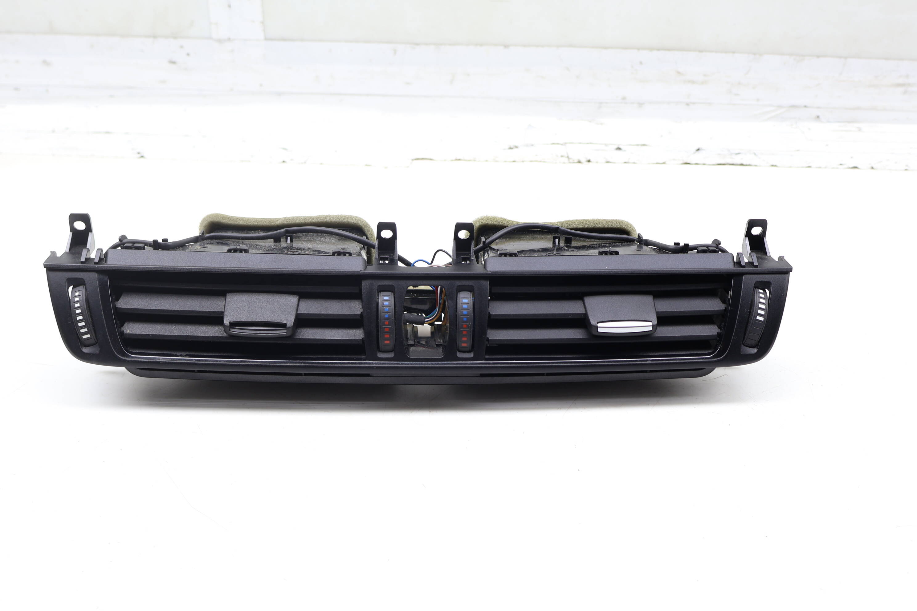 Dash Center Air Vent 64229252648