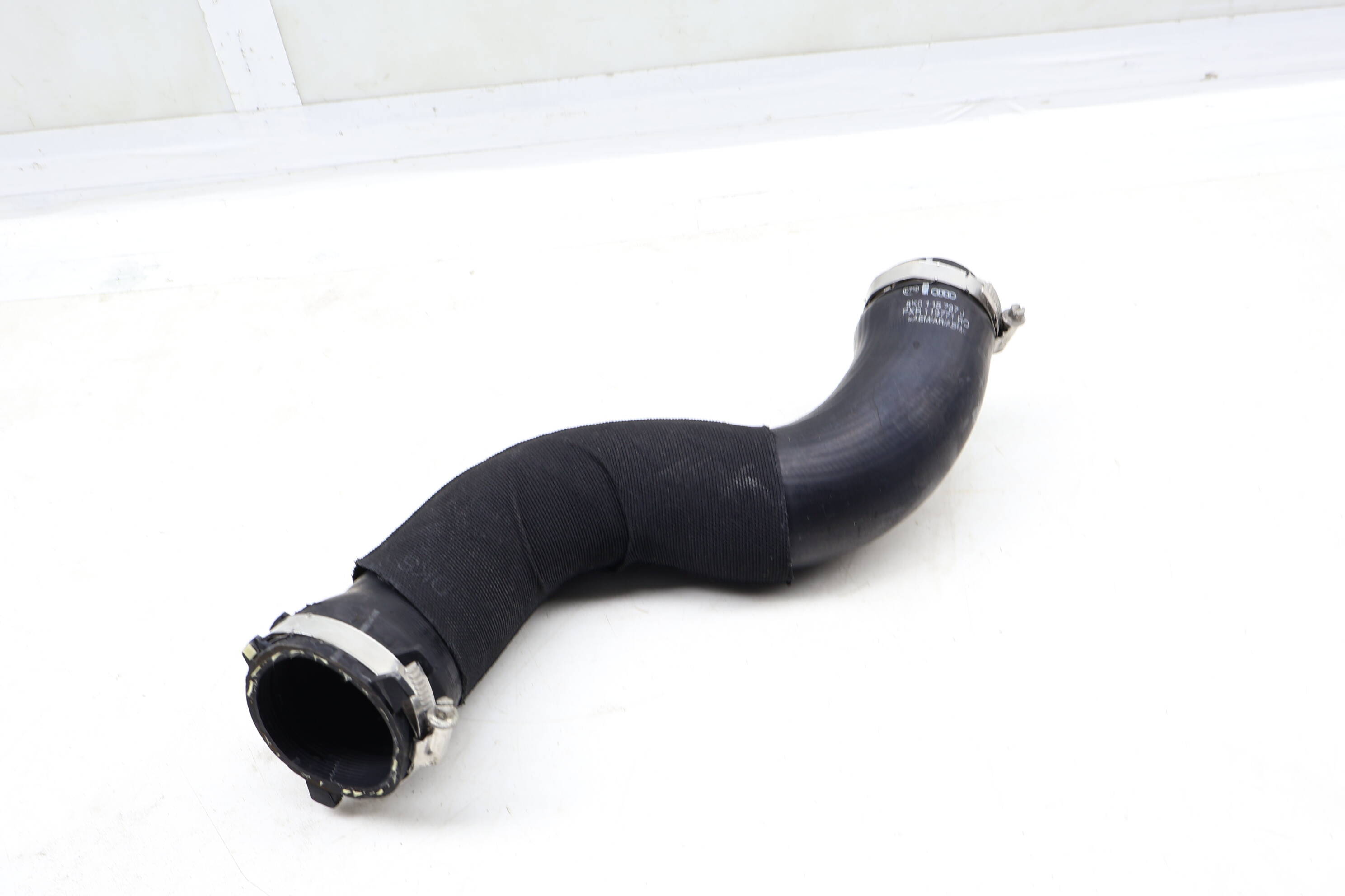 Turbo Intercooler / Throttle Body Hose 8K0145737J