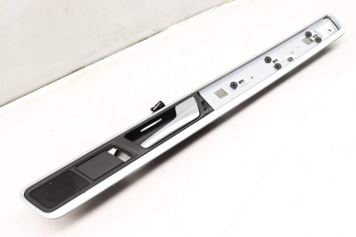 Door Panel Trim / Interior Door Handle 7P6867102M main product photo