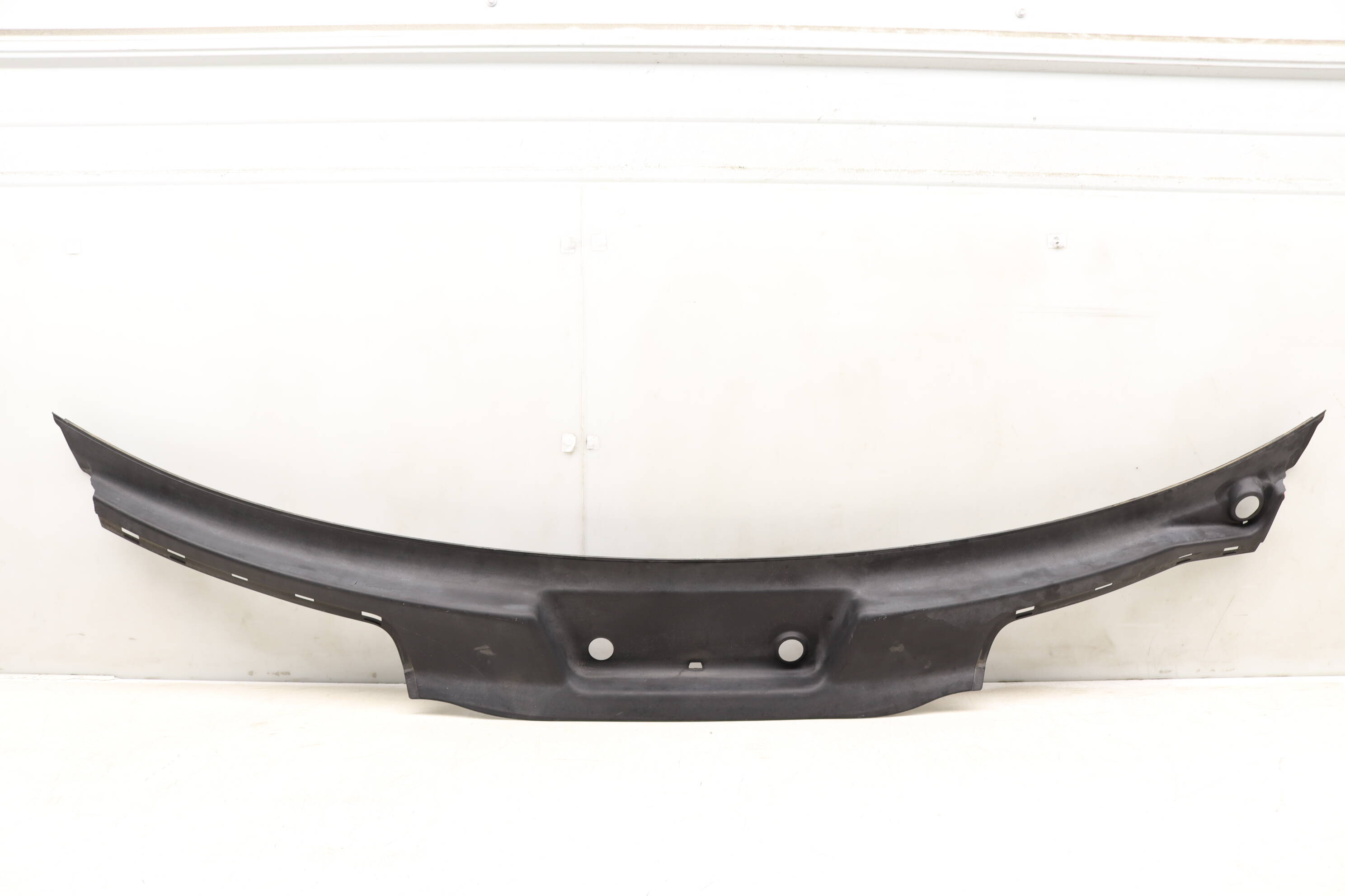 Windshield Cowl / Water Deflector / Rain Tray 7P5819401B 95857256401