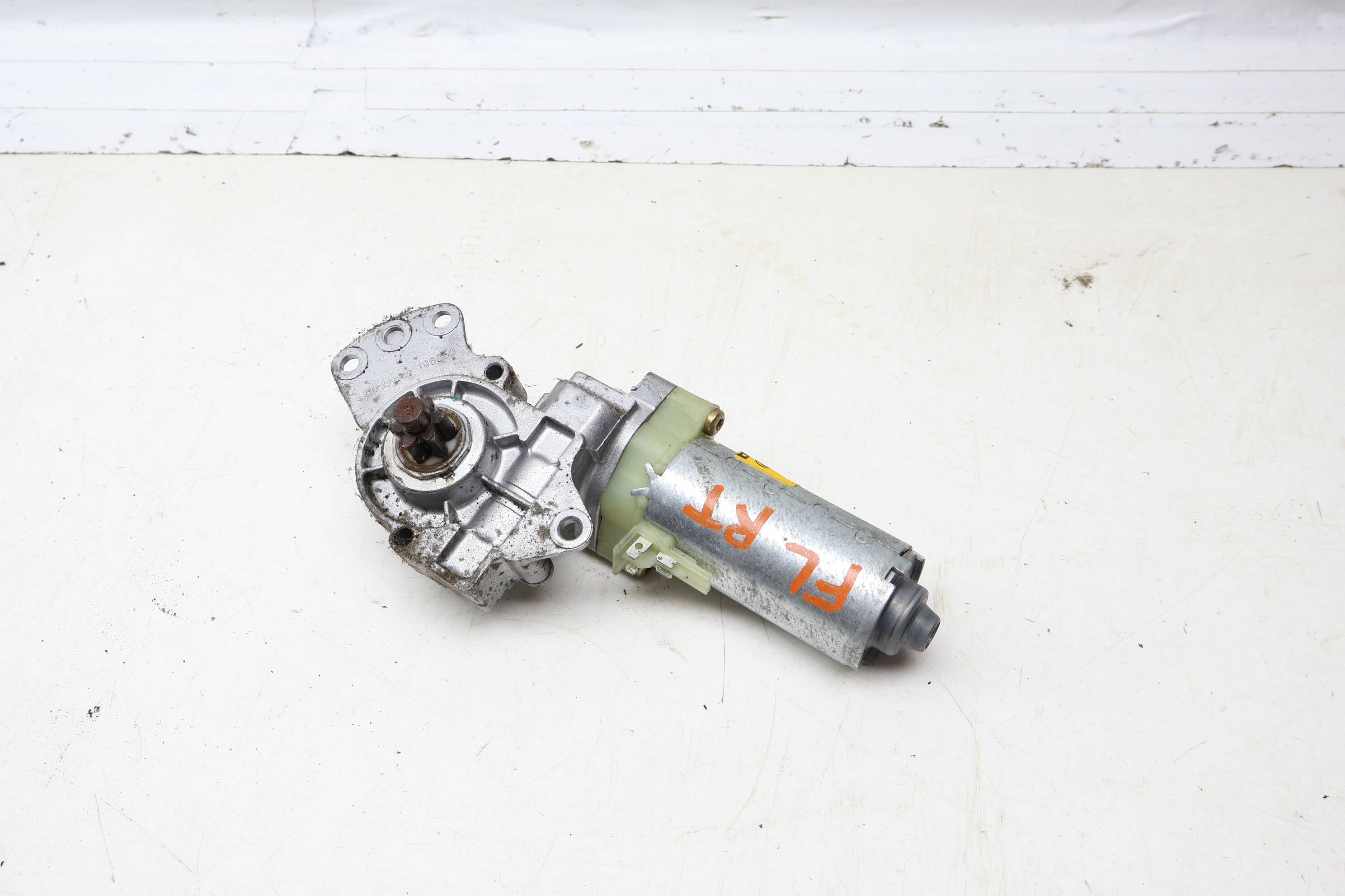 Rear Height / Tilt Seat Motor W/ Transmission 3B0959761AH