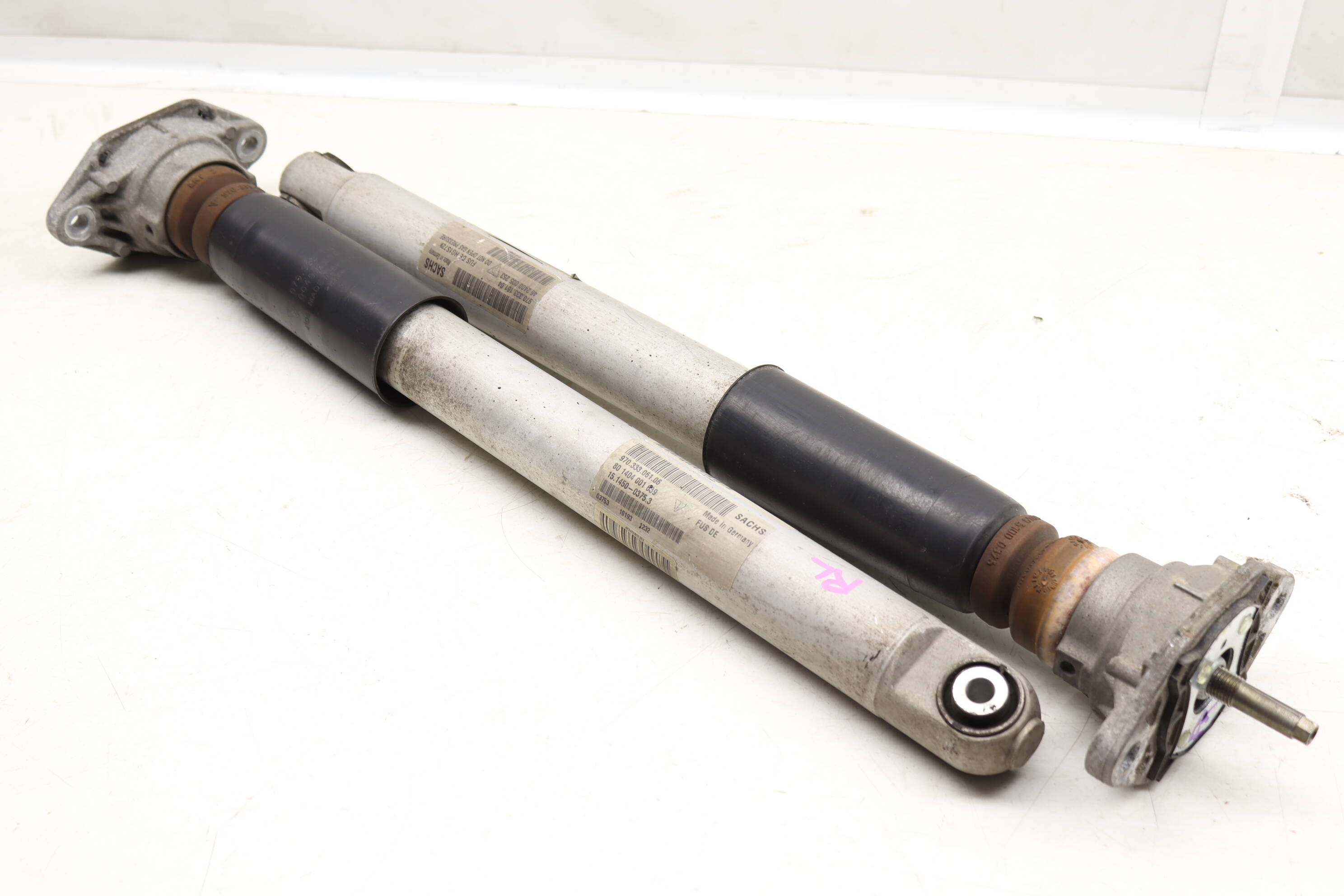 ポルシェ パナメーラ 970 リア用 左右セット SACHS ショックアブソーバー PORSCHE ザックス ダンパー サスペンション 正規品 315 498 2 個リアエアサスペンションショックパナメーラ (970) サスペンション