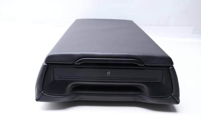 Center Seat Armrest / Cup Holder 8K5885205AP main product photo