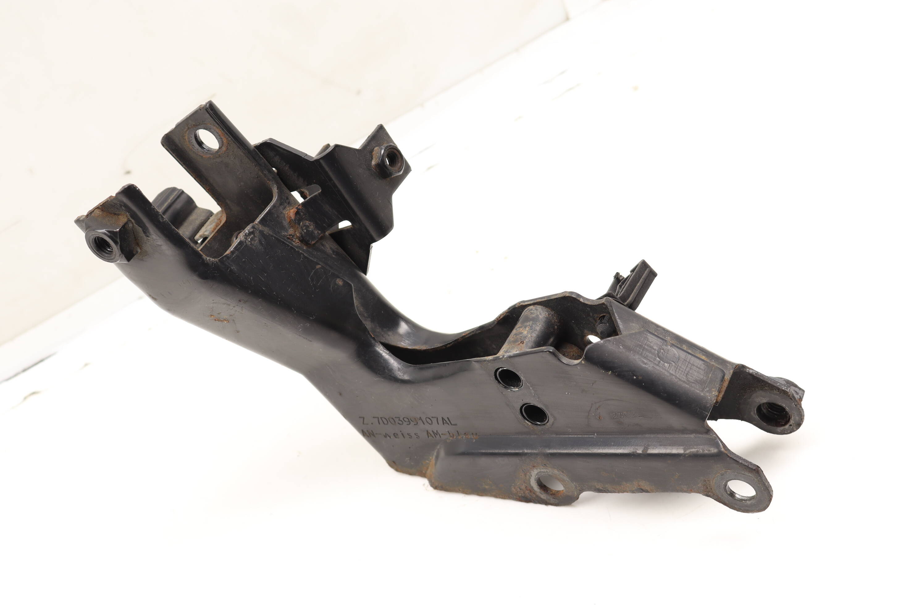 Transmission Mount Bracket 7D0399107AL