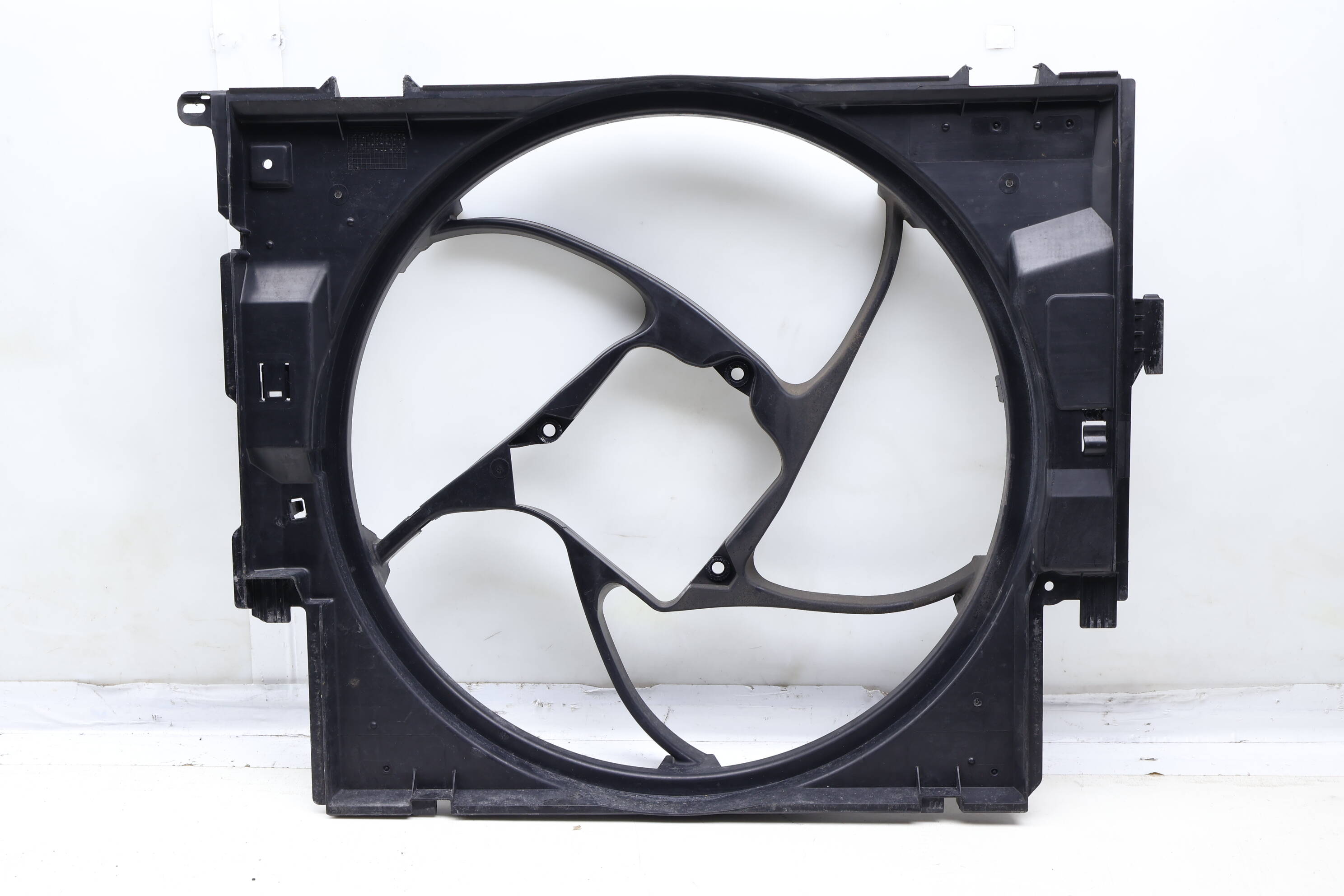 Radiator Electric Cooling Fan Housing 17427640649