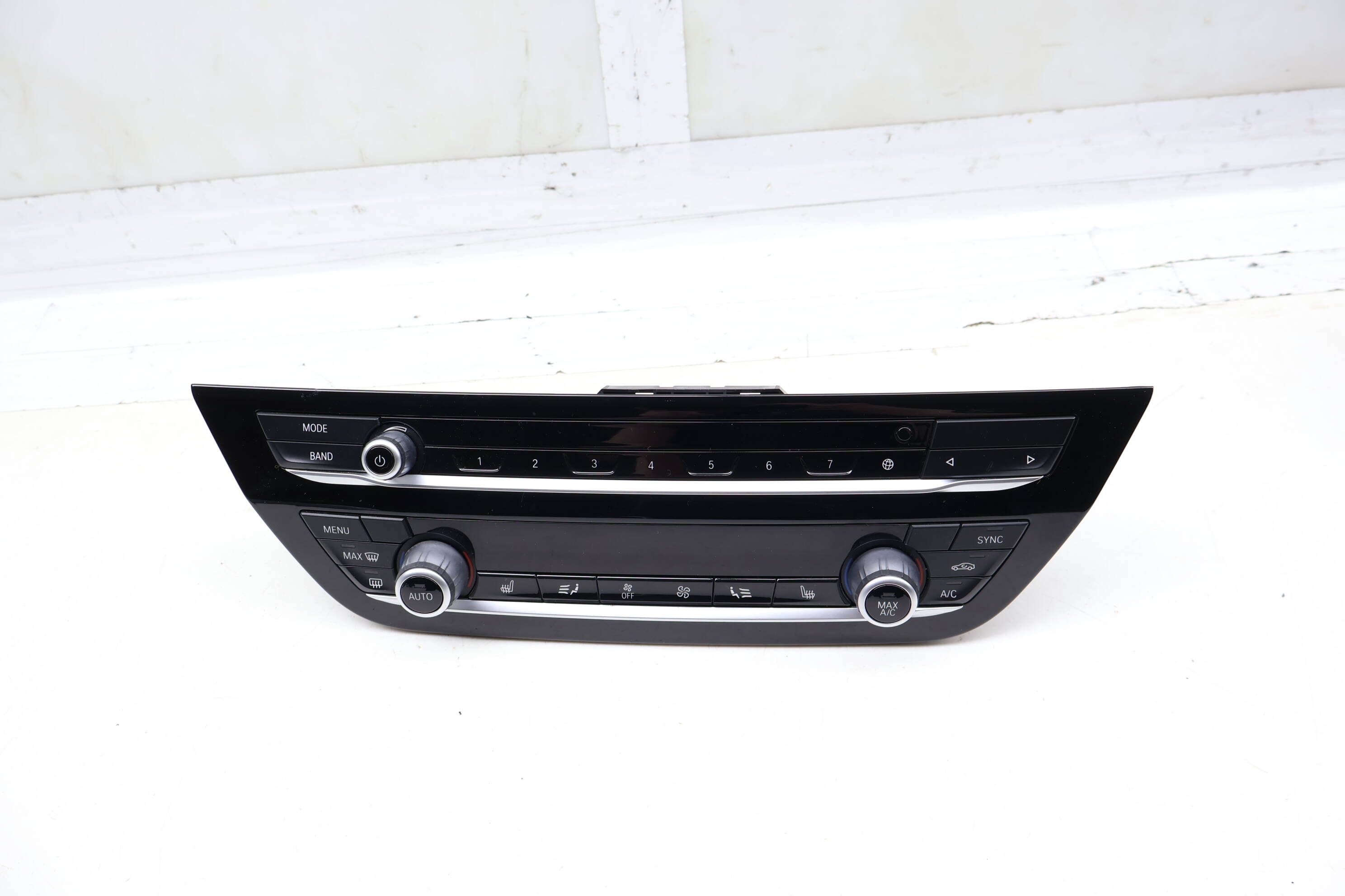Radio / Climate Control Temp Unit 64117951987