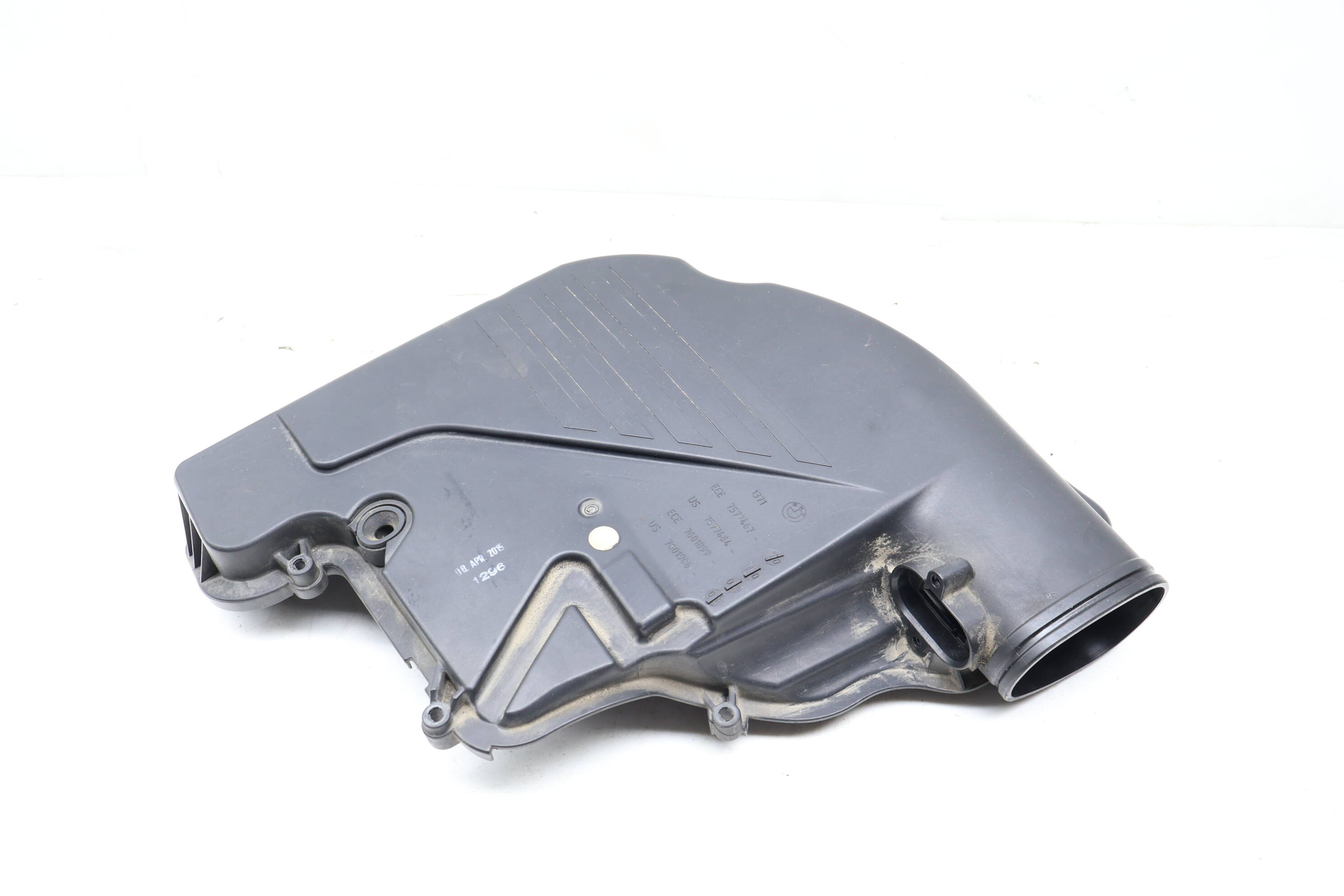 Engine Air Filter Box / Housing (Upper Half) 13717577464