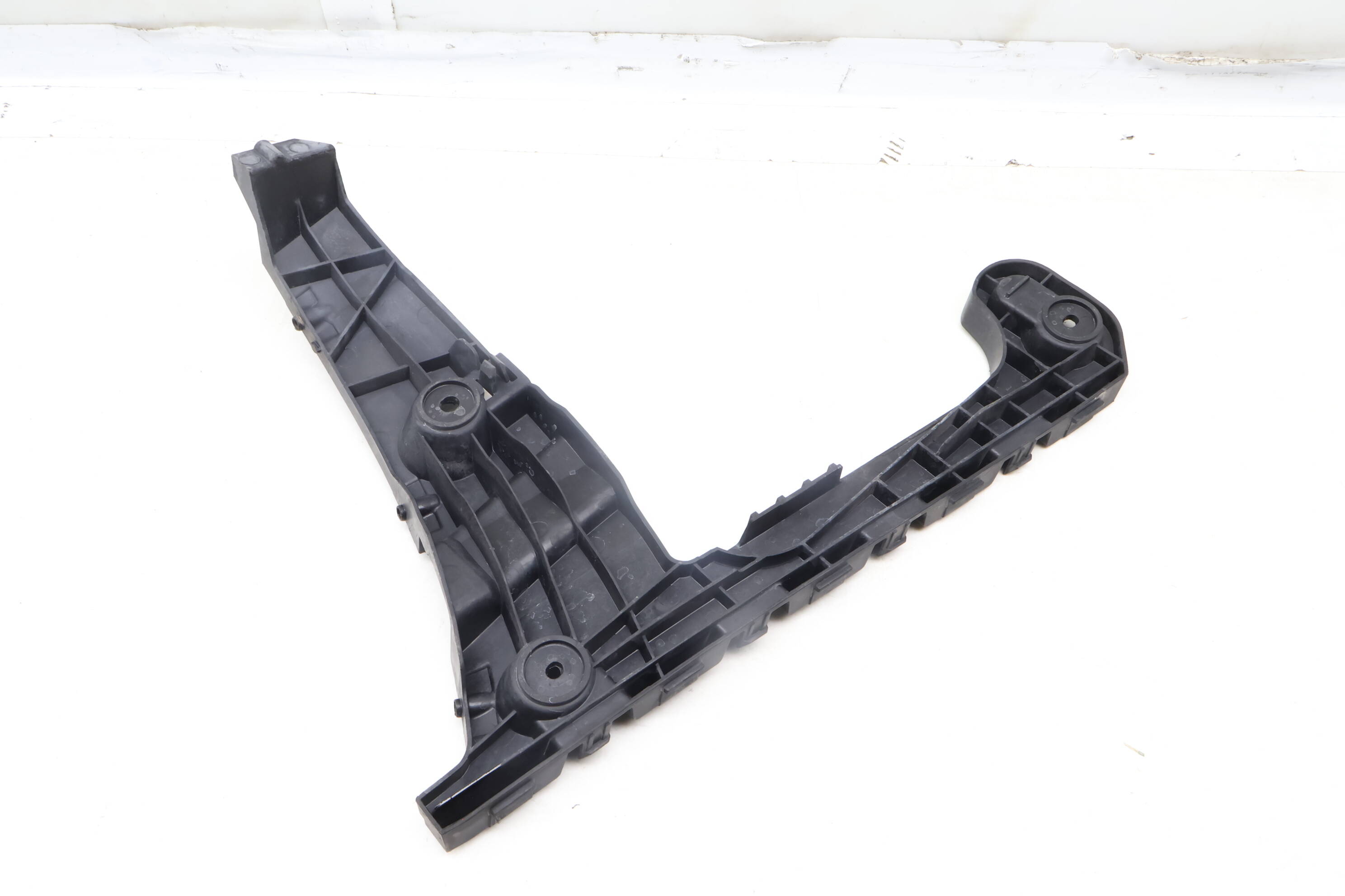 Bumper Guide / Mount Bracket 8W6807453