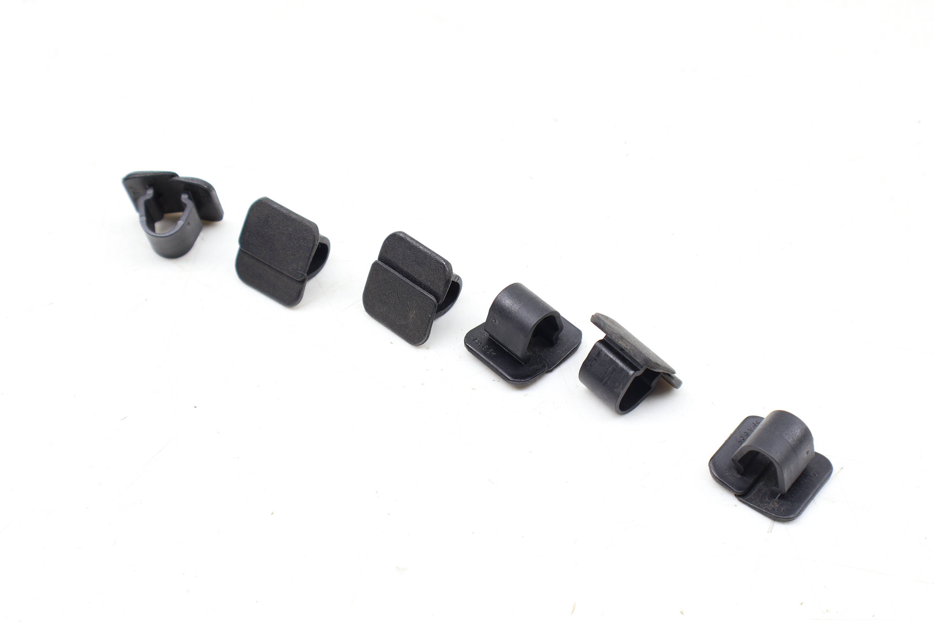 Hood Insulation / Sound Blanket Clip Set (6) 8E0863727A