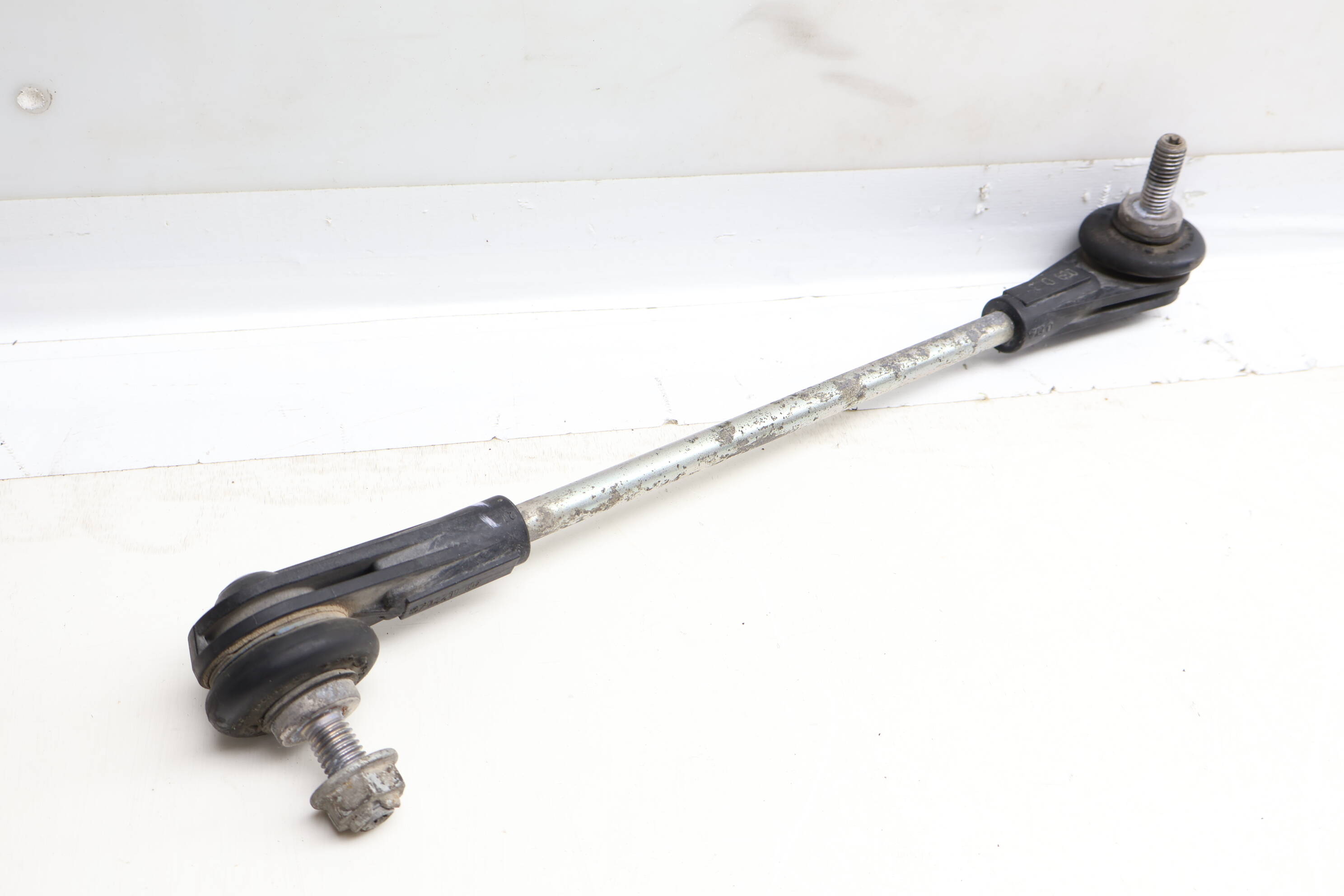 Stabilizer / Sway Bar End Link 31306792211