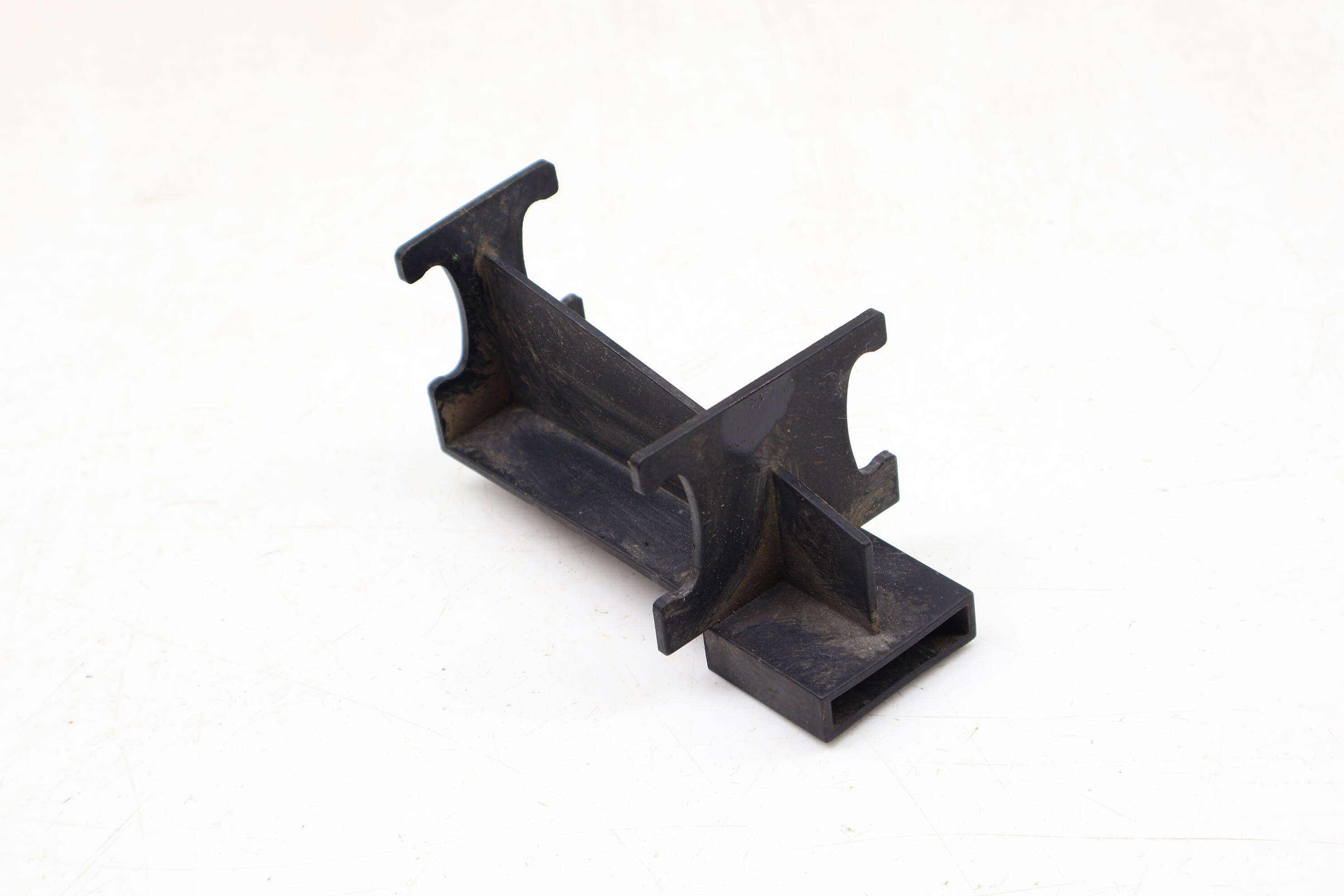 O2 / Oxygen Sensor Cable Bracket (Post Cat) 4E0971804D