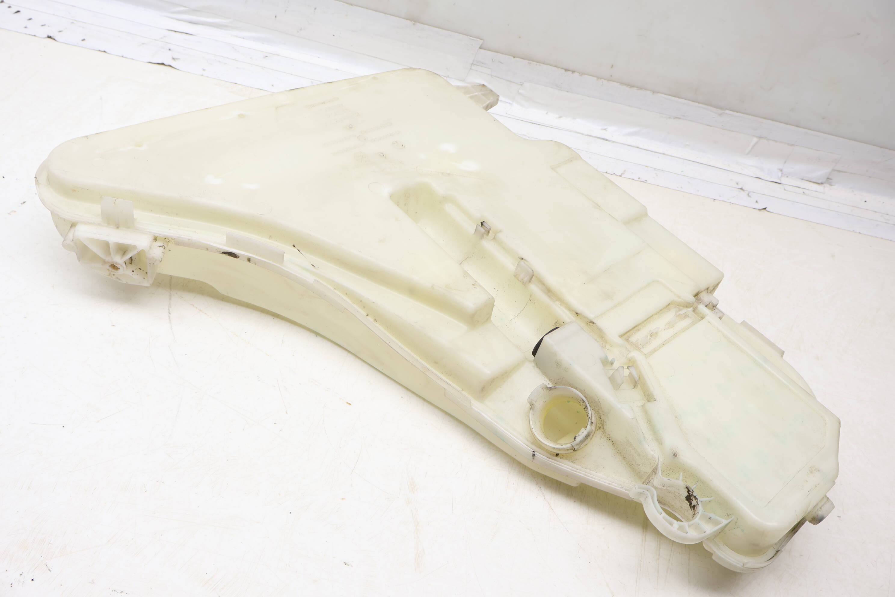 Windshield Washer Reservoir / Tank 61667269663