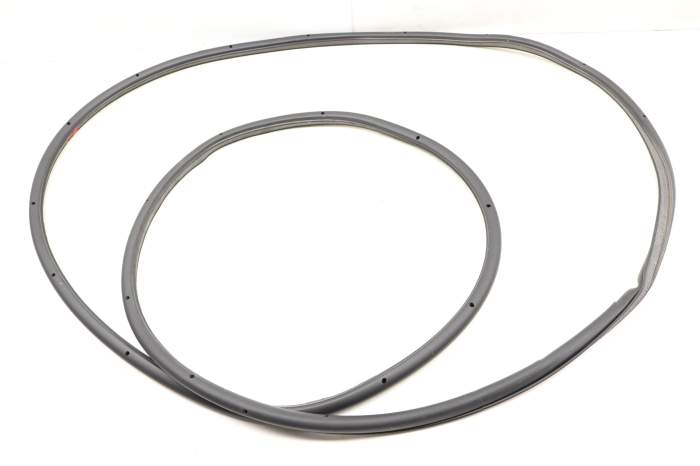 Outer Door Seal / Weather Stripping 5N0837702A main product photo
