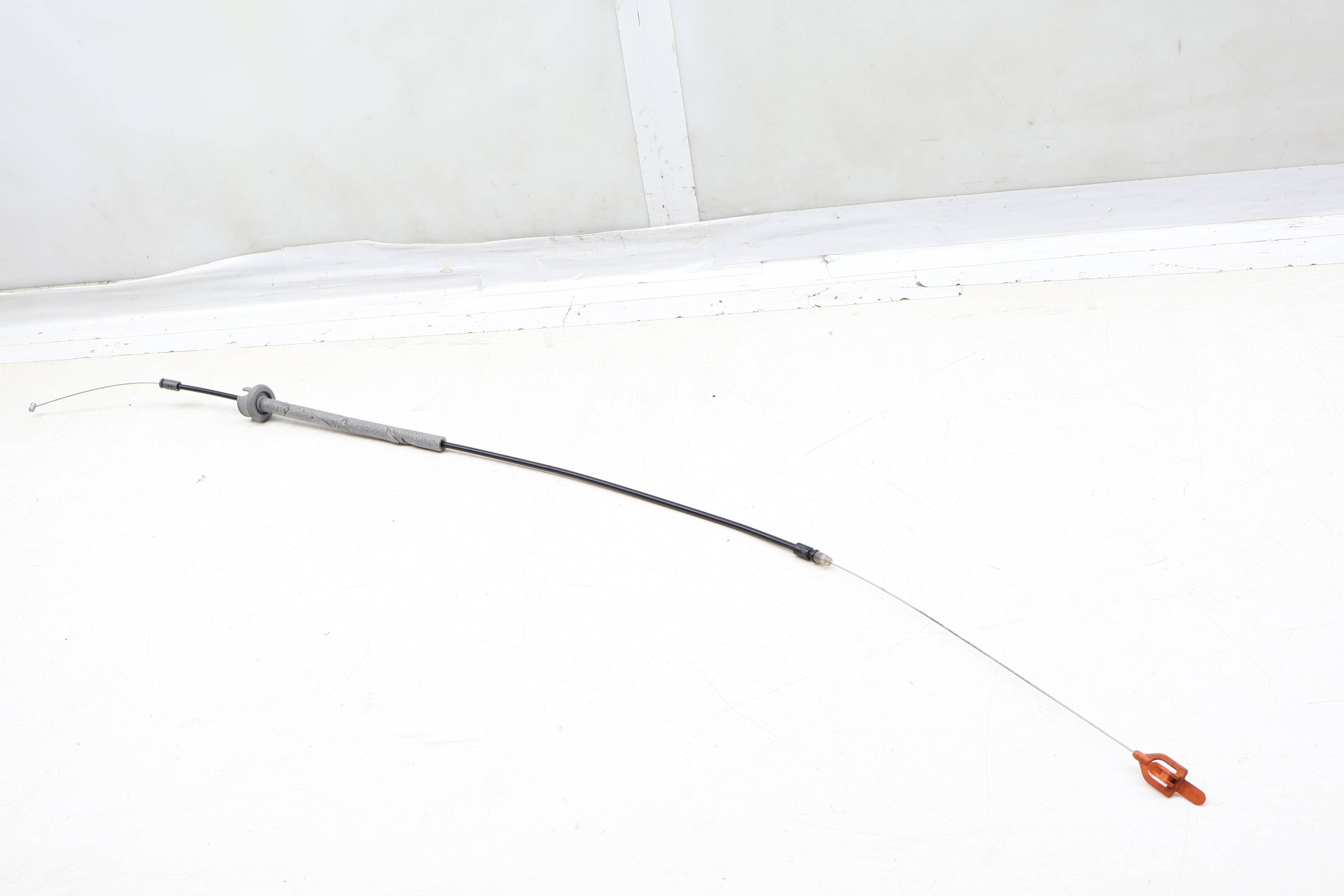 Gas / Fuel Door Emergency Release Cable 8V7862193B