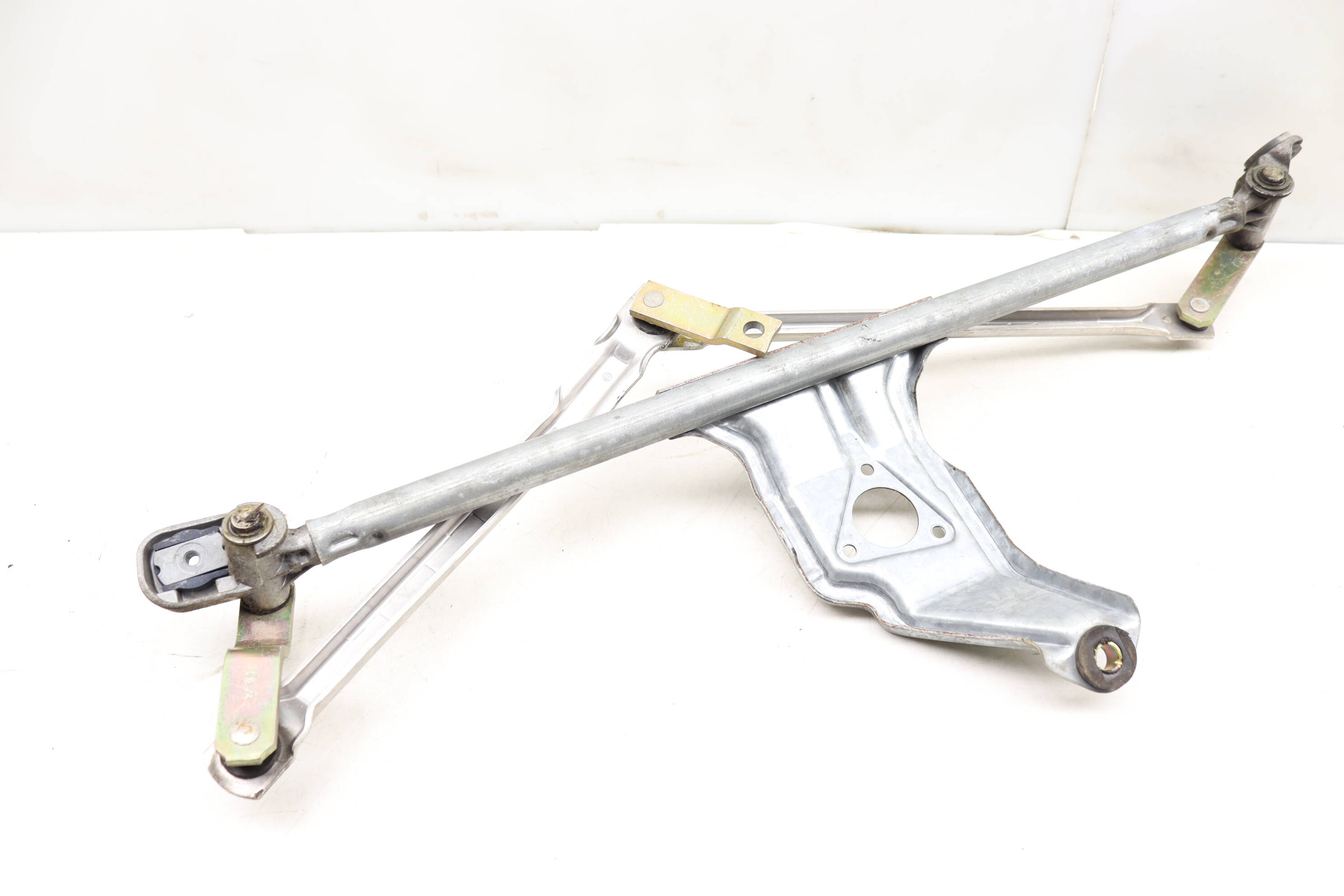 Windshield Wiper Transmission / Bracket 99762803500