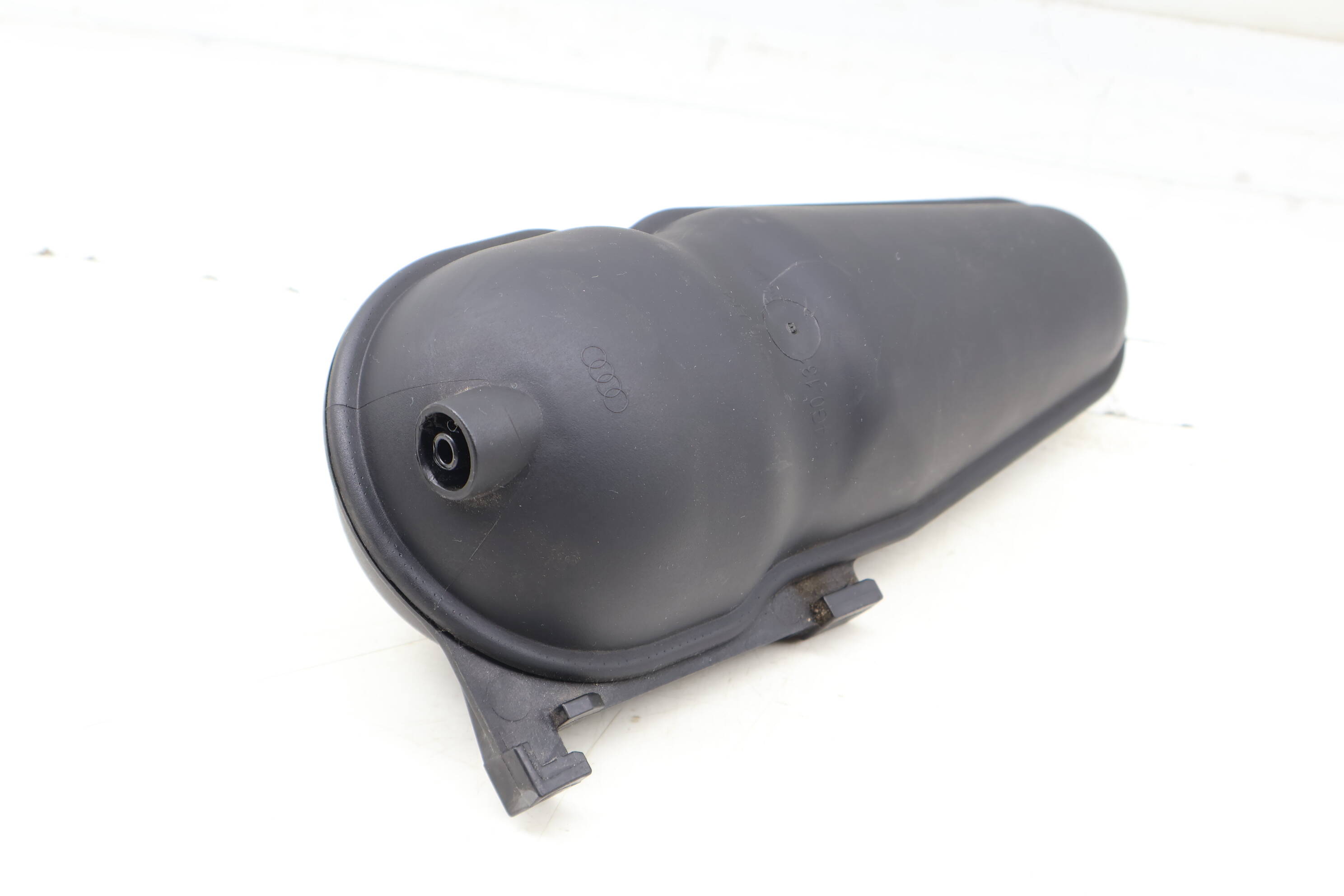 Vacuum Reservoir / Tank 4G0131541A