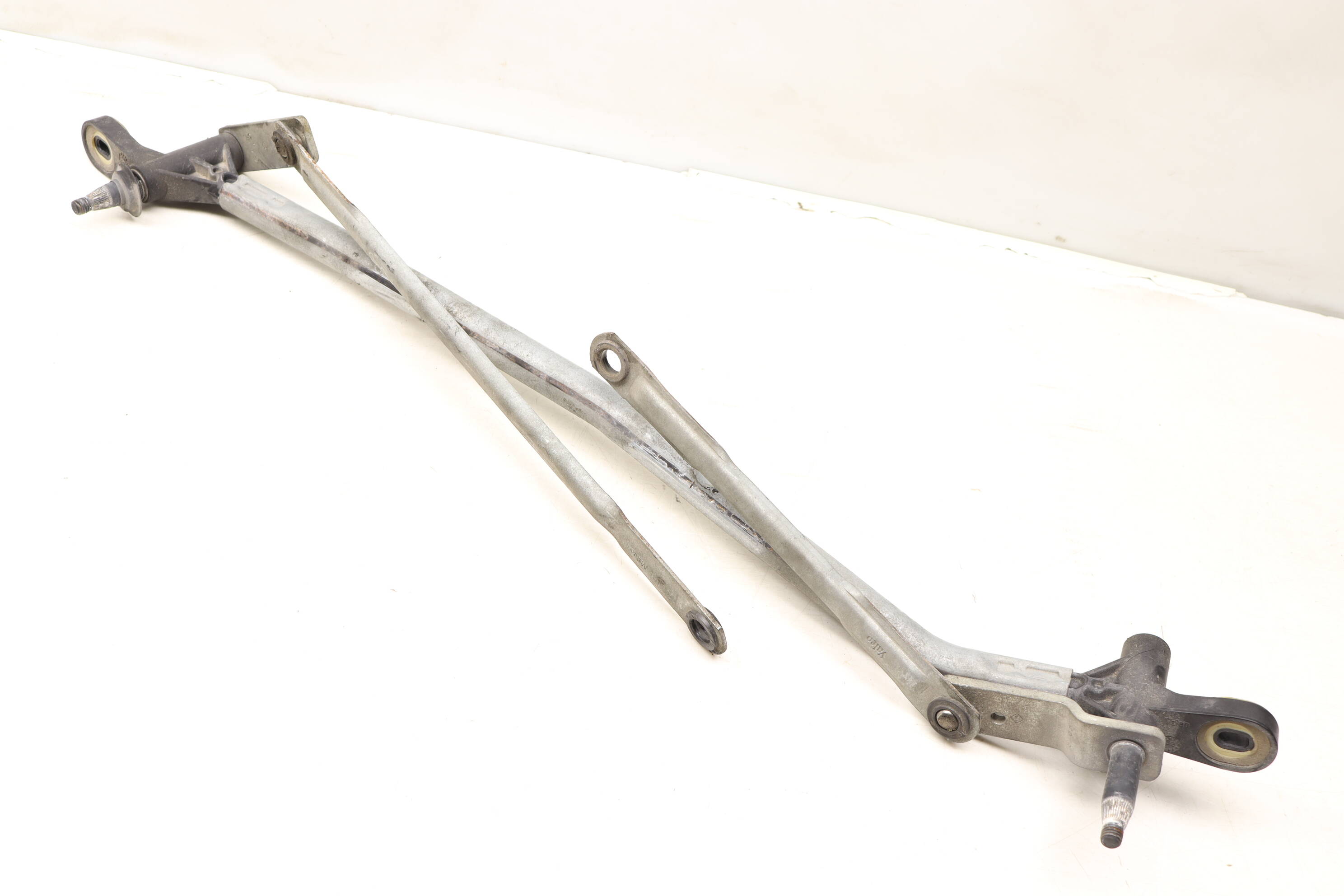 Windshield Wiper Bracket / Transmission 8J1955023C