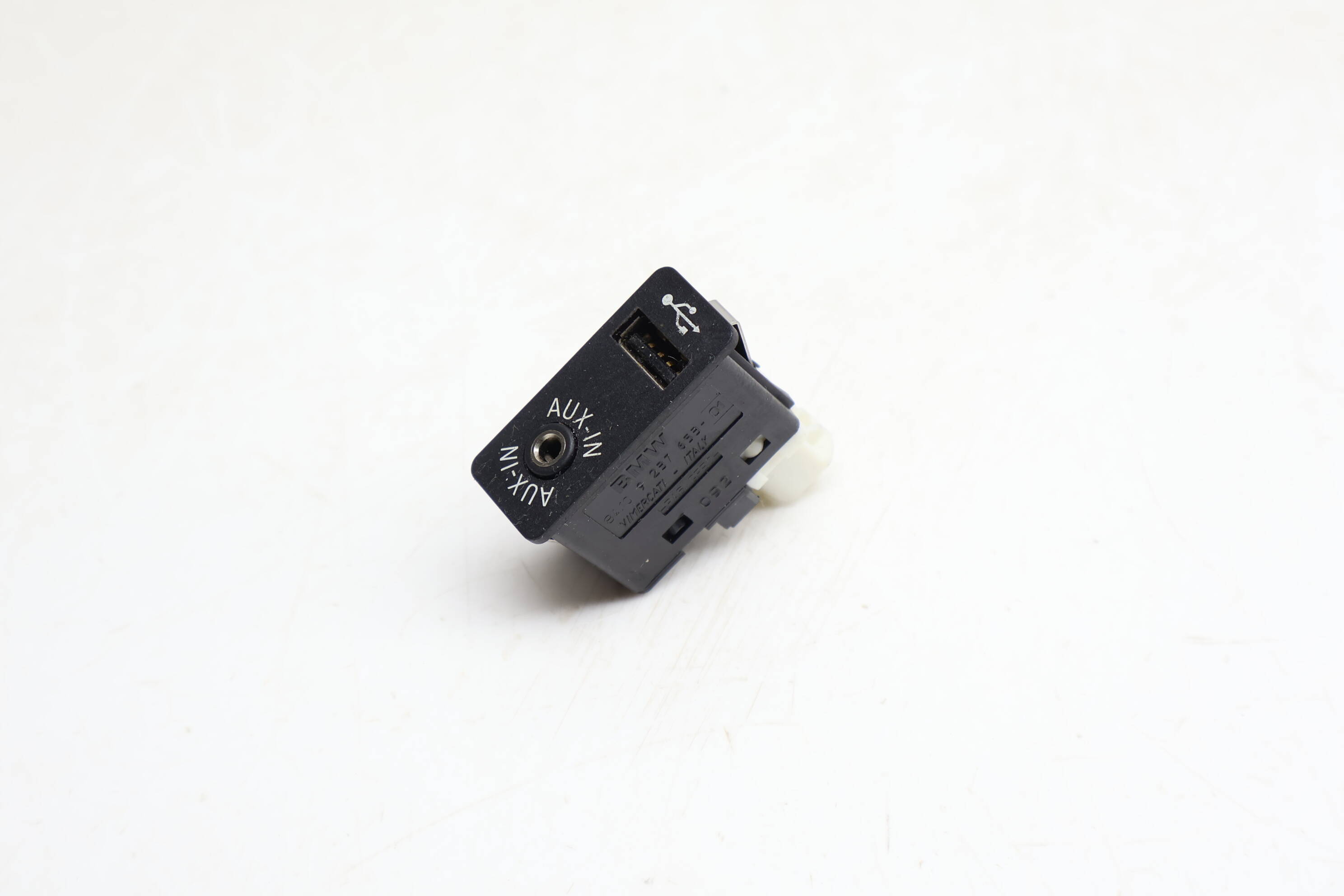 Usb / Aux-In Socket 84109237653