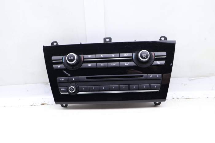 Radio / Climate Control Temp Unit 64119378829 main product photo